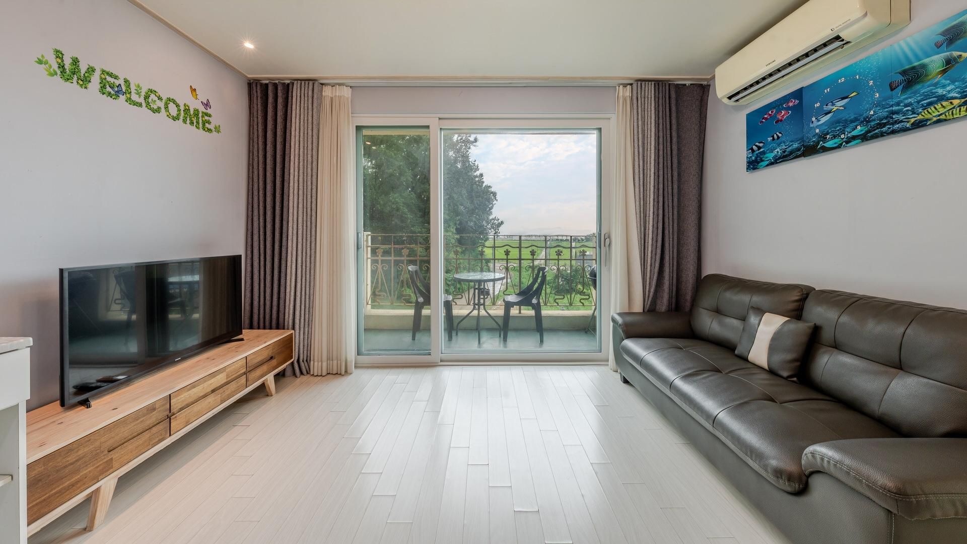 Room 201 (Duplex 6 Pax/Private BBQ)