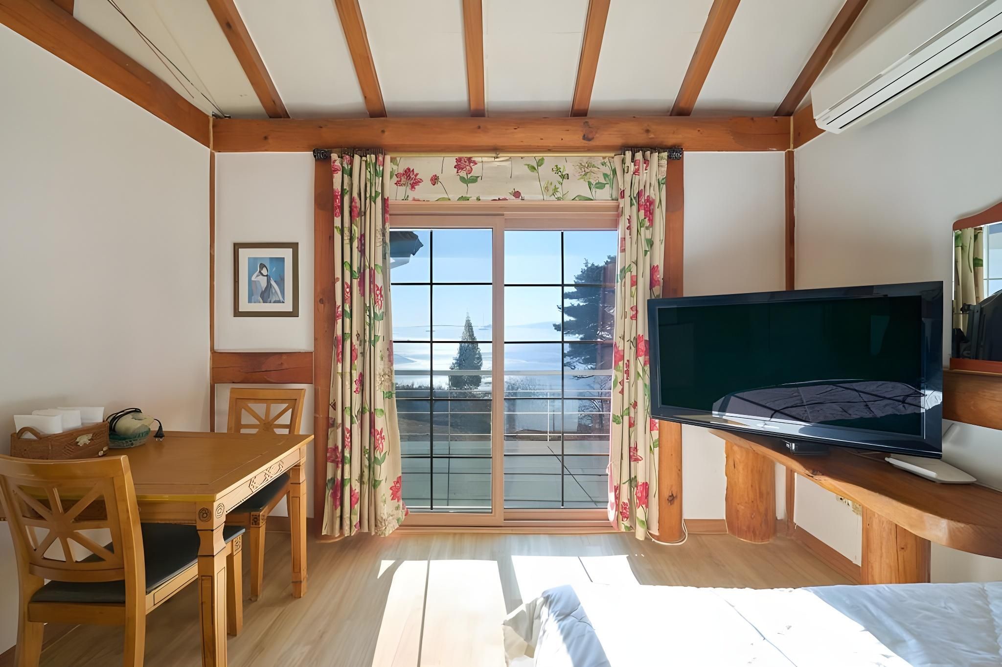 D-9(Cooking Available)