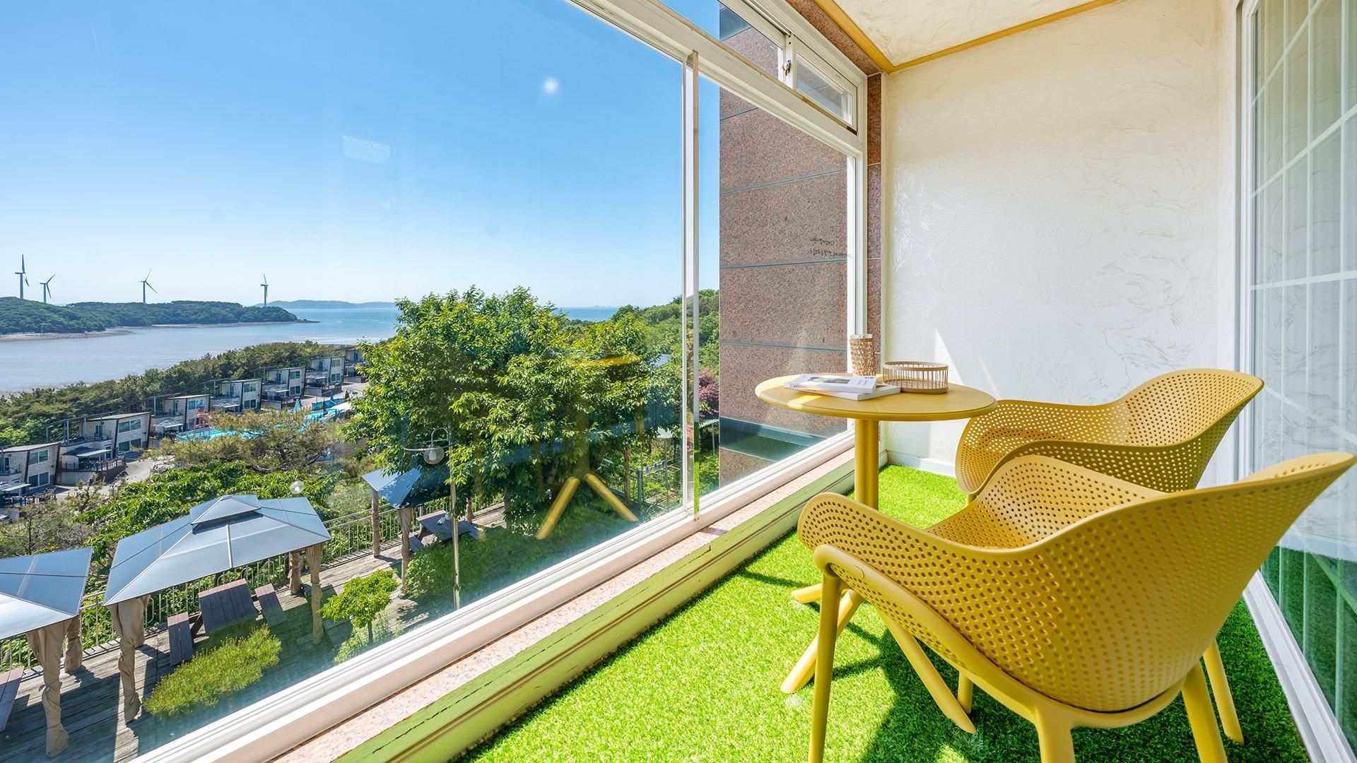 Yeongheungdo noeul&bada pension Room 201 3