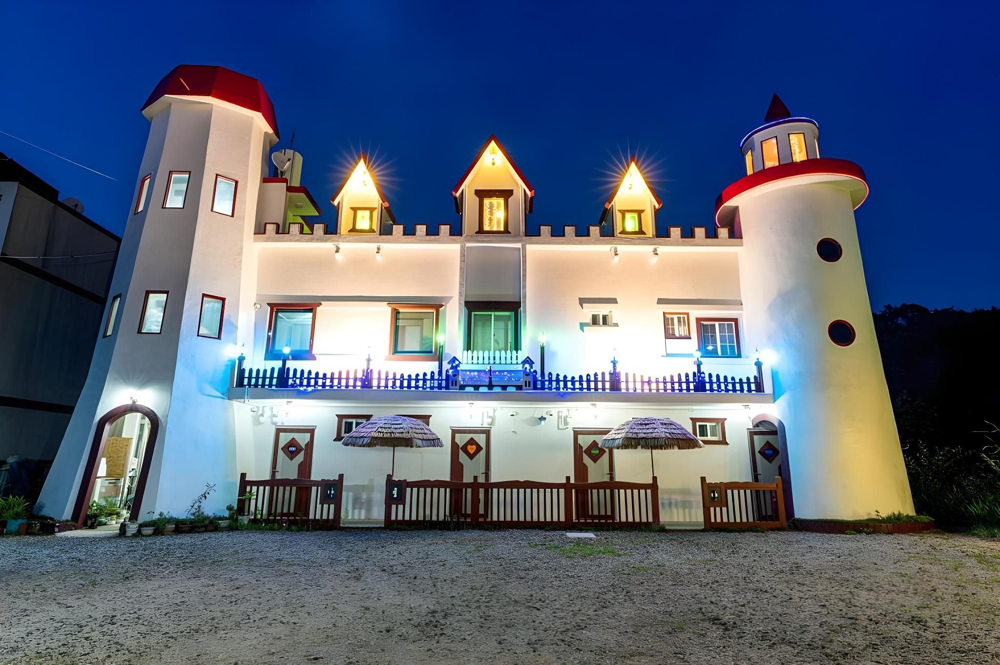 Windmill and light house pension
