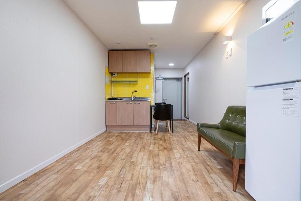 Yeongheungdo Haesong Pension Double Room 3 2