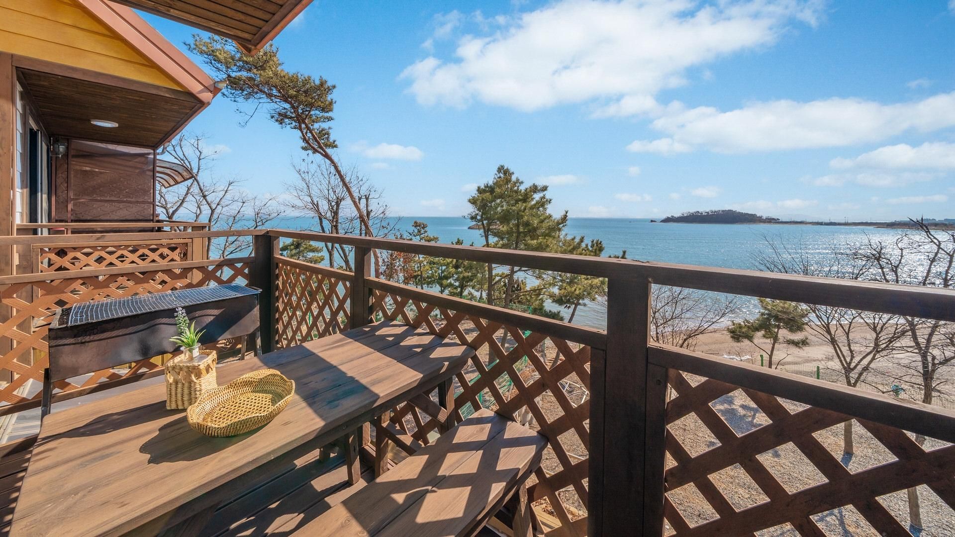 Yeongheungdo Rainbow Ocean View Pension Room 202(Ocean View /BBQ /Terras) 2