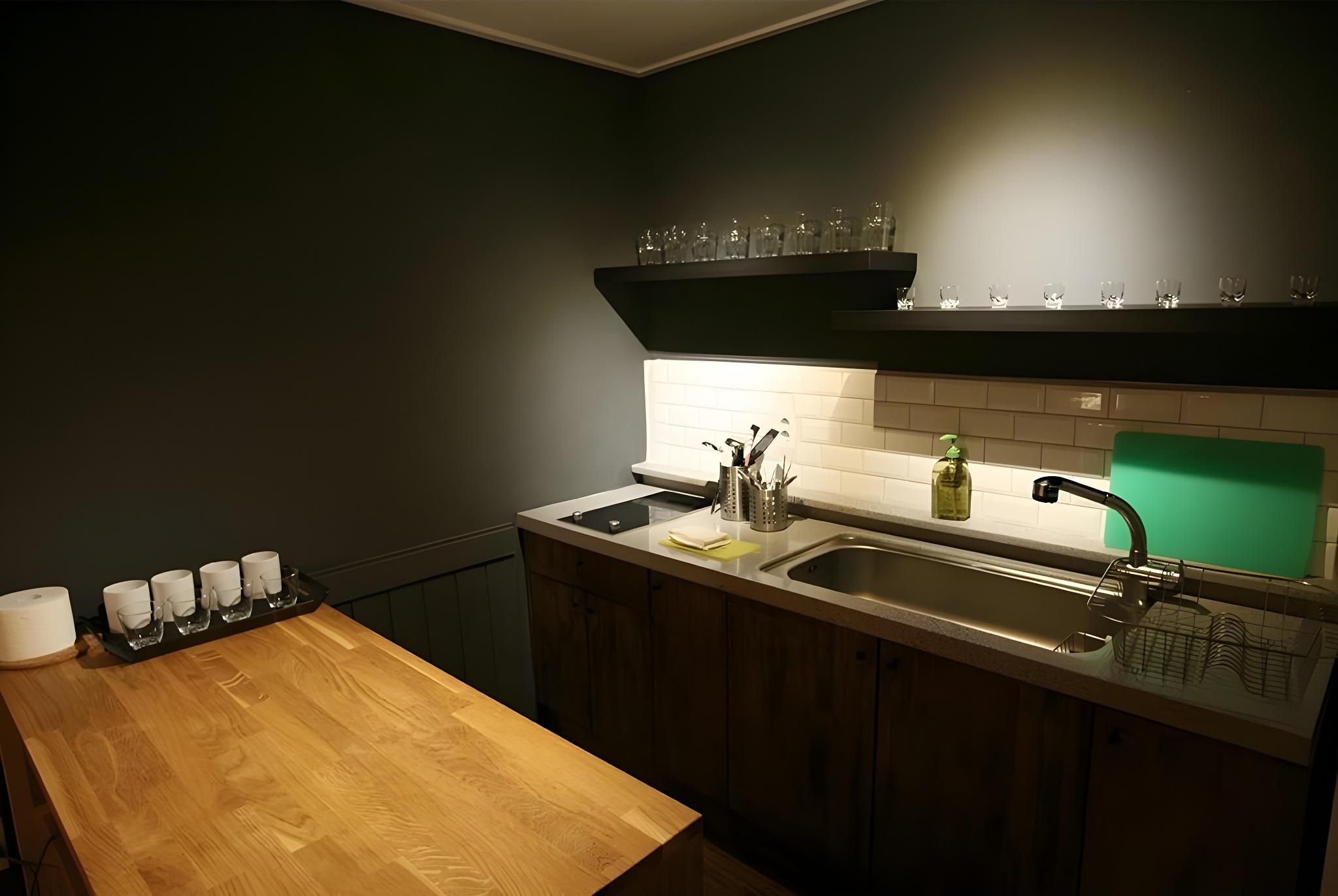 Family-2 Random Assignment (Two Rooms)