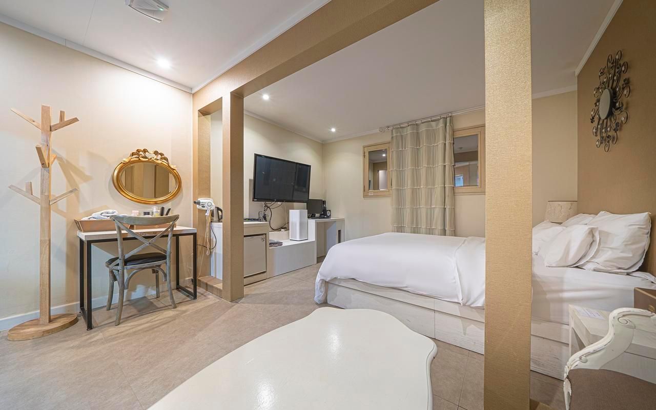 Incheon (Bupyeong) Shampoo Semi Special Room - Check In - Mon-Fri 6:00 PM, Sat 10:00 PM, Sun 7:00 PM 3