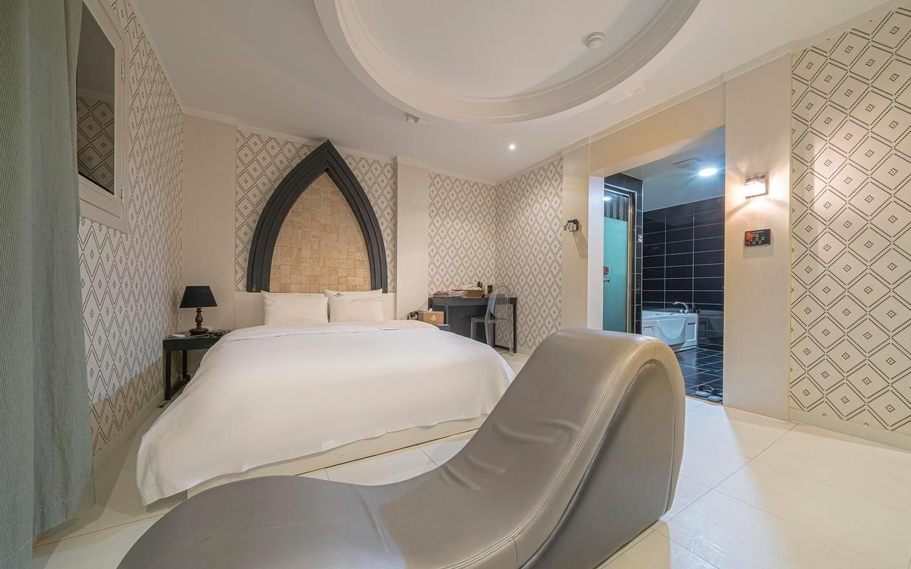 Incheon (Bupyeong) Shampoo Special Room - Check In - Mon-Fri 6:00 PM, Sat 10:00 PM, Sun 7:00 PM