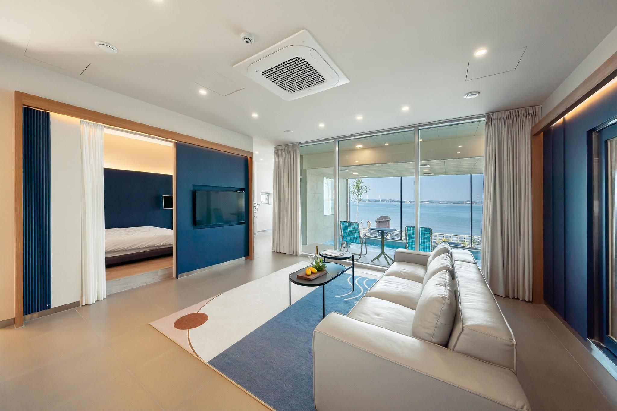 Line Pool Villa Ocean 3