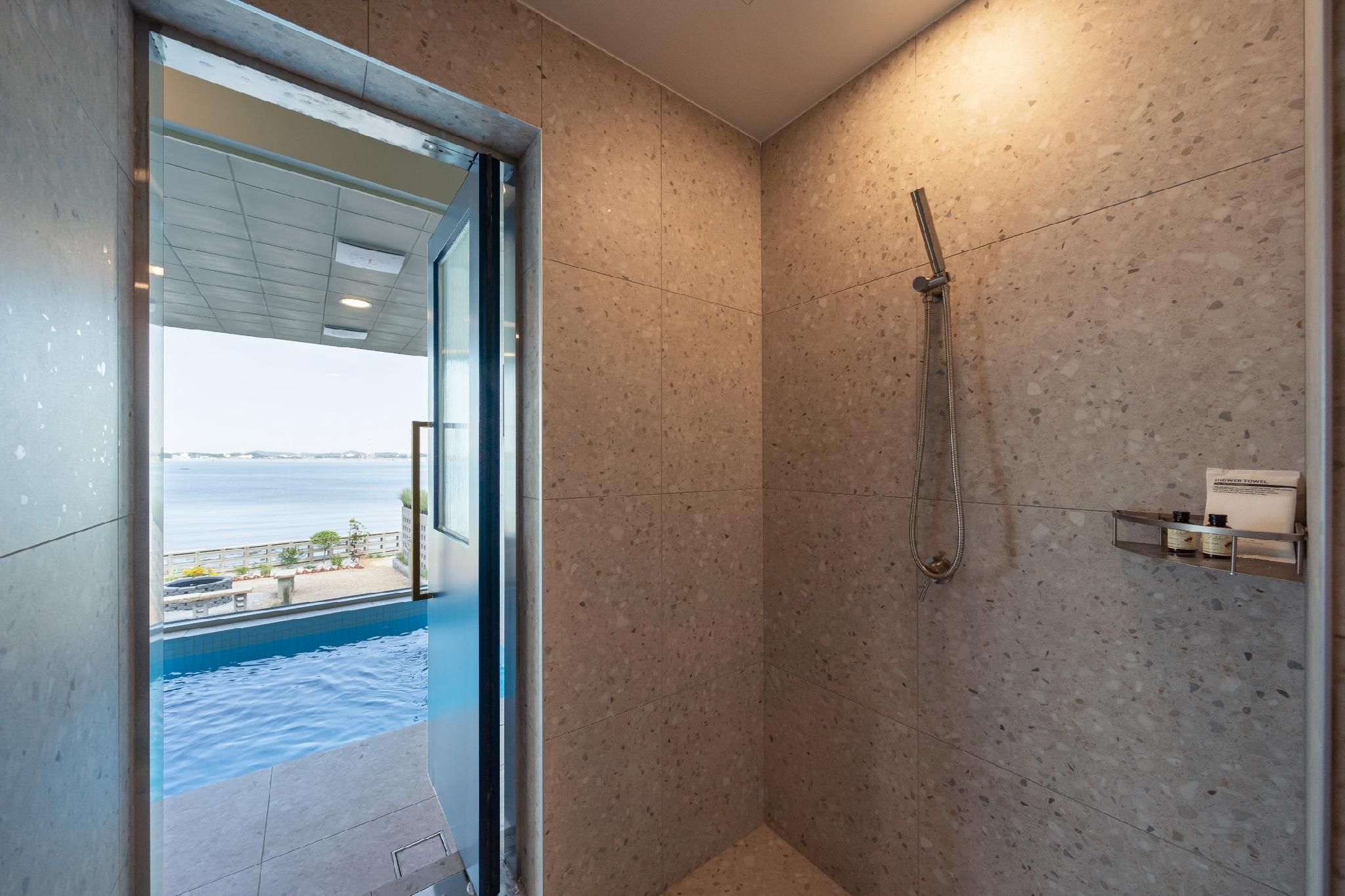 Line Pool Villa Ocean