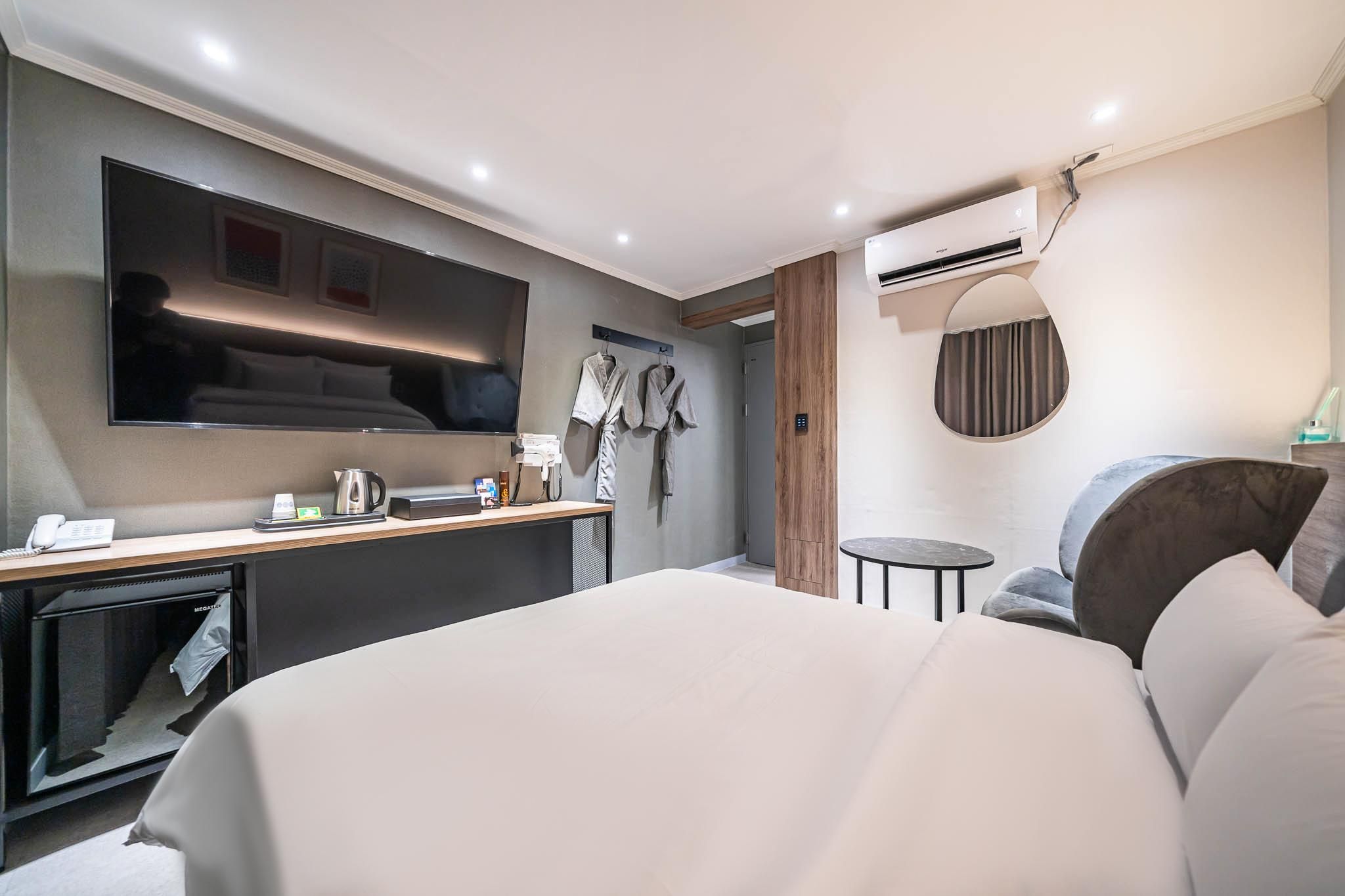 No Parking - Walkie Special