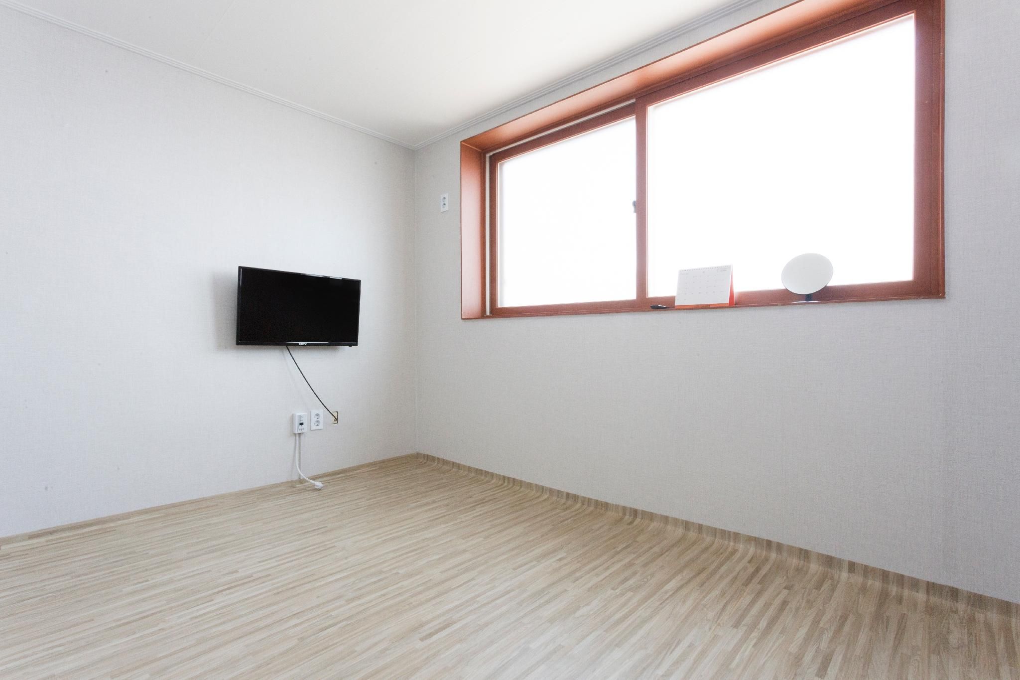 Youngheungdo B-geup House Chaeha Condo type 1room 2