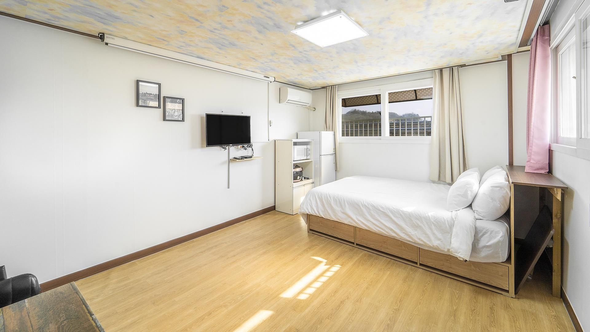 Yeongheungdo Ttobagi Pension somangbang