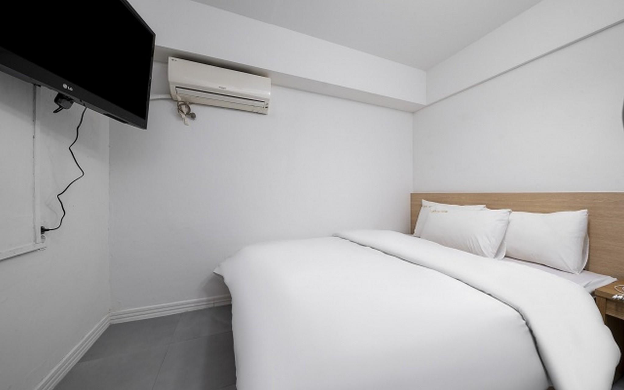 Couple PC Room A - No Parking