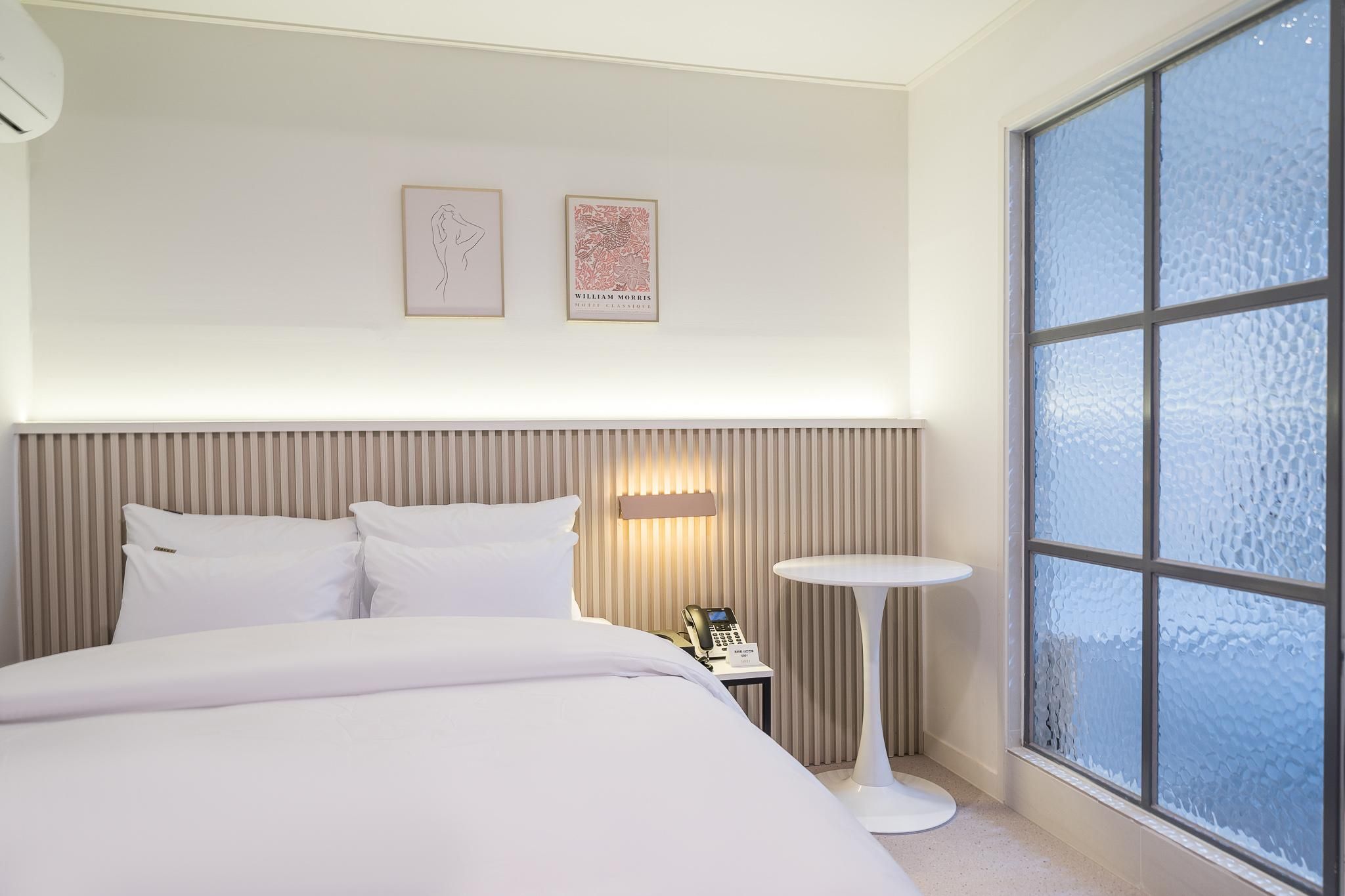 Delux Styler (Styler, Disney+/Tving/Watcha/Apple free viewing, 65-inch large smart TV)