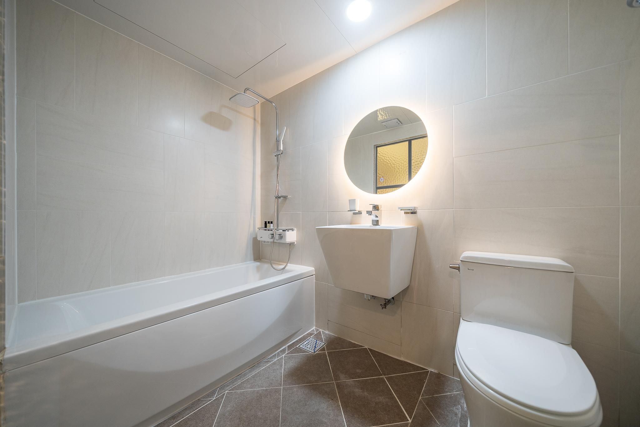 Delux Styler (Styler, Disney+/Tving/Watcha/Apple free viewing, 65-inch large smart TV)