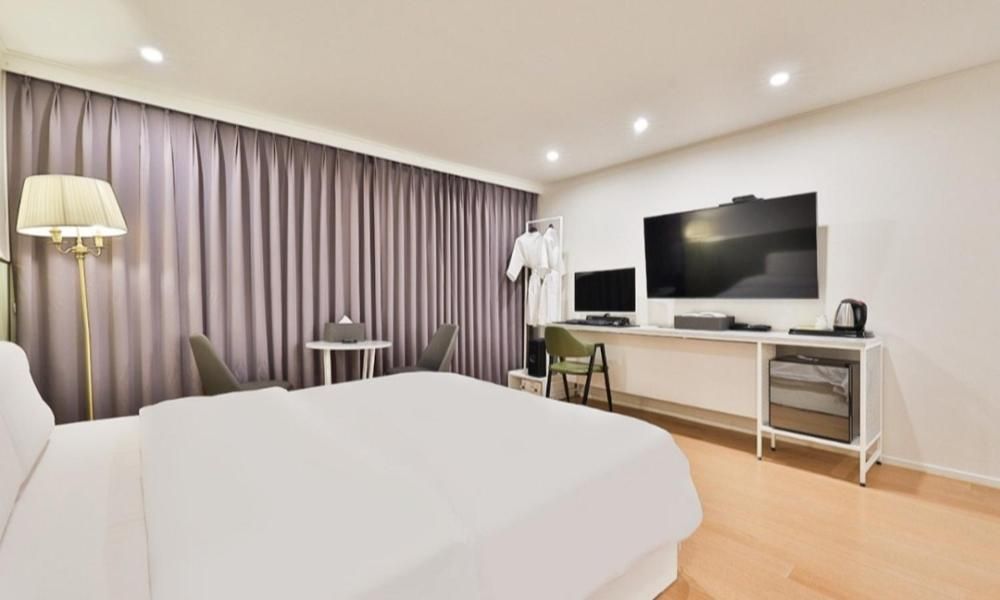 BEYOND HOTEL Standard Double Room