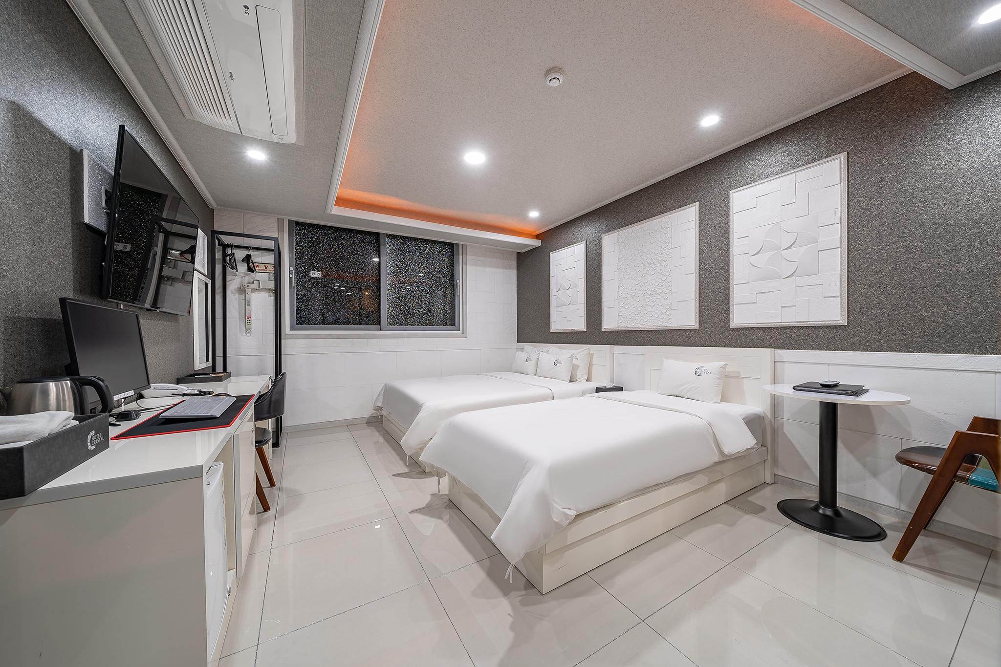 Incheon Geomdan Crystal Hotel