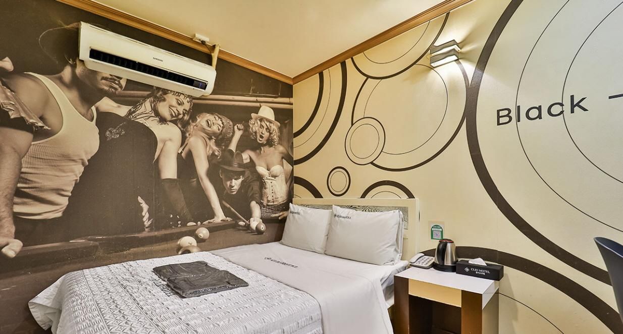 Clio Motel Standard - Netflix Free 2