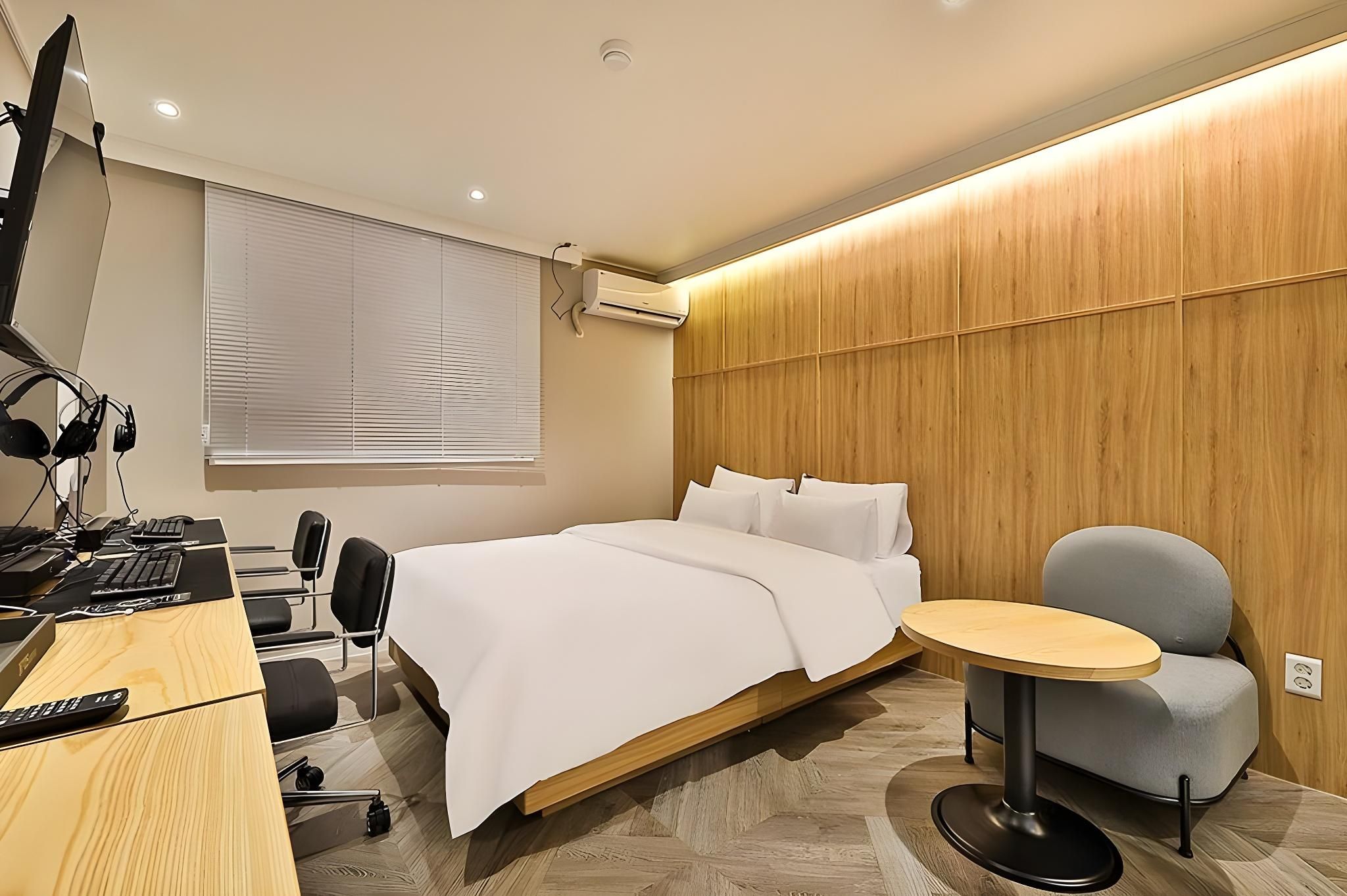 33e3ae1a82a1d224bcb307d408ee2edb