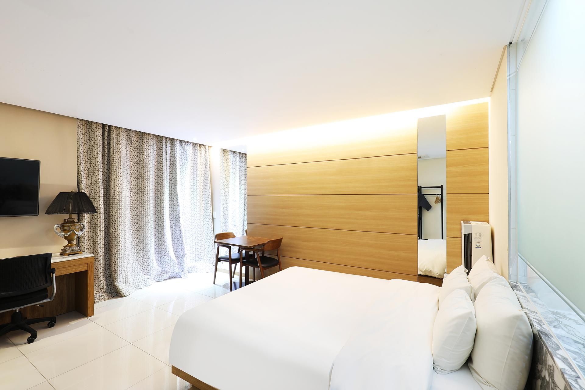 Terrace Garden Suite