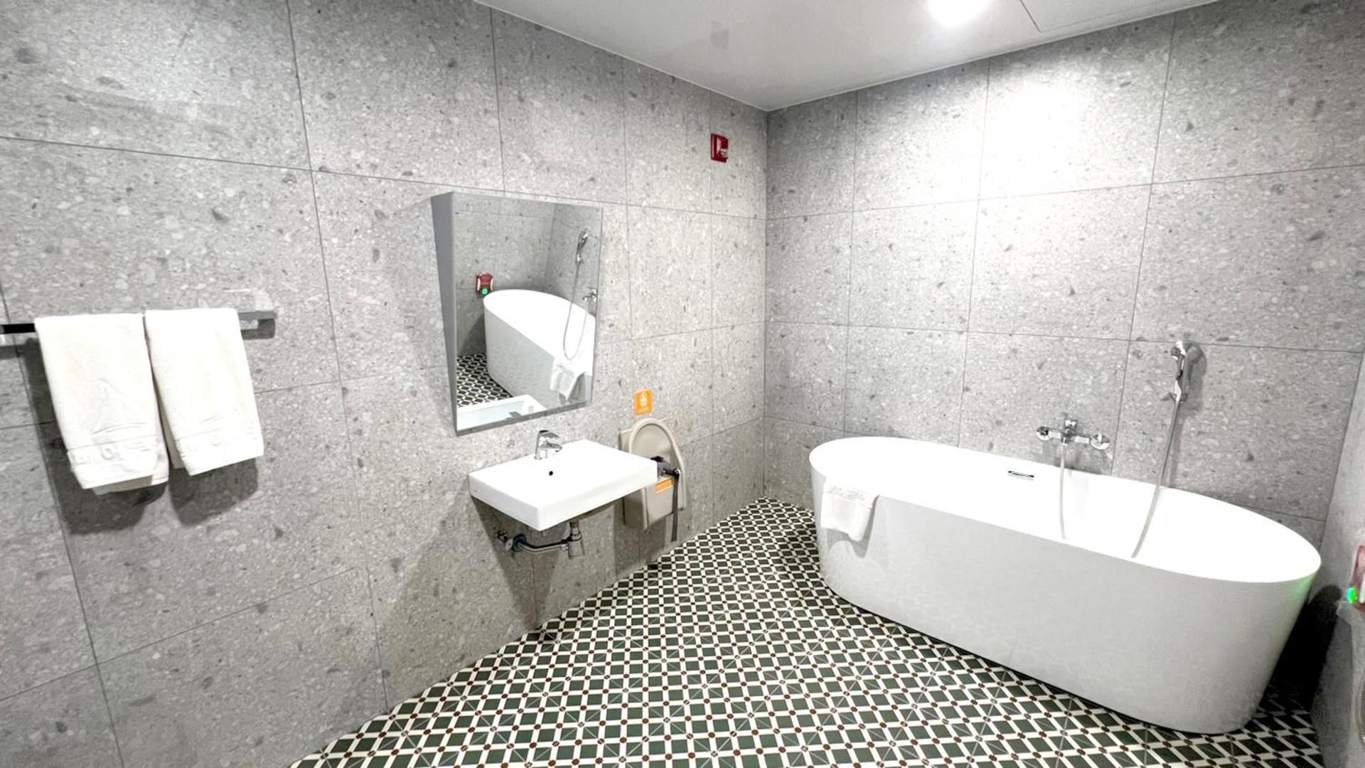 Ocean Superior Suite