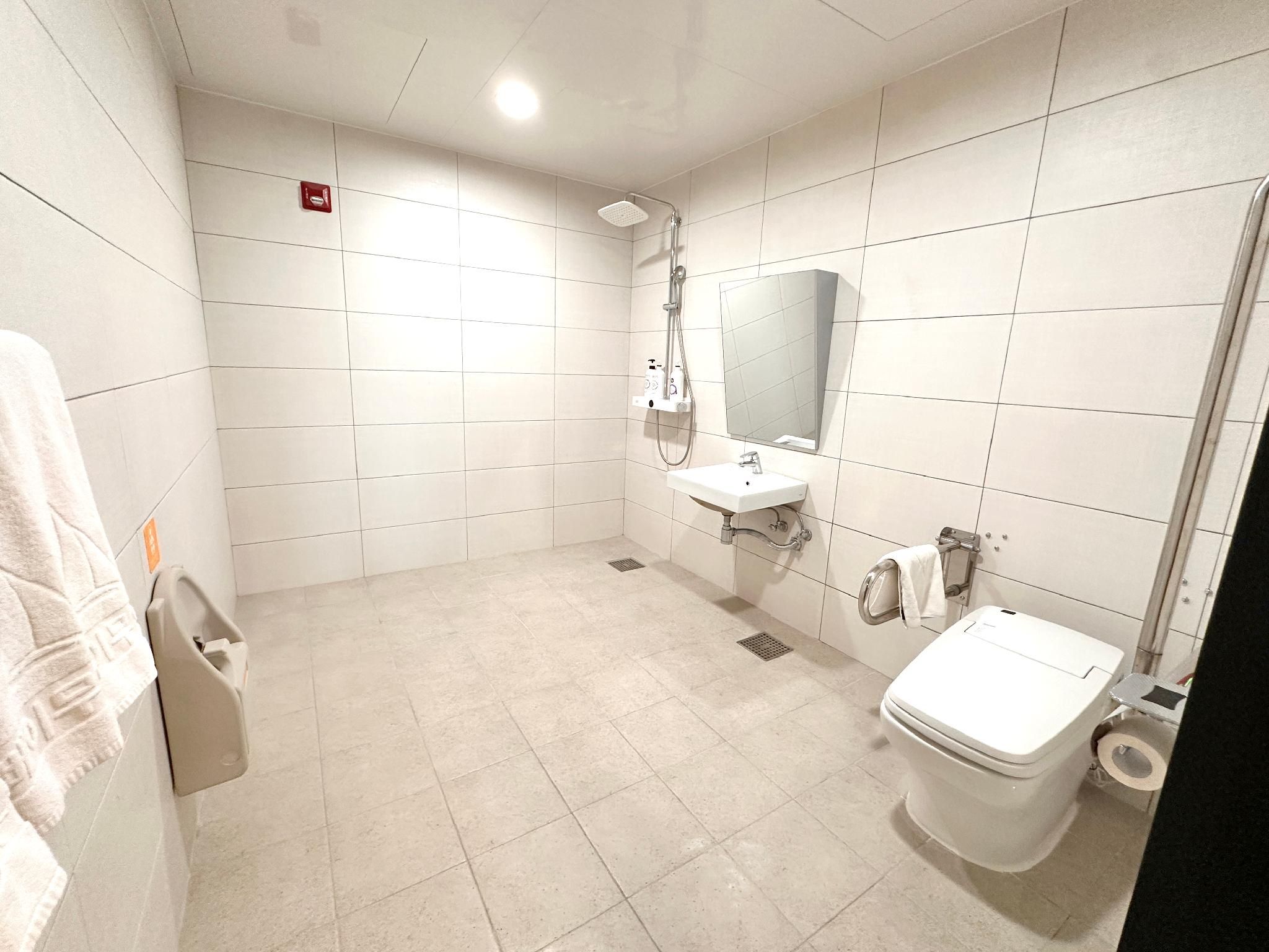 AGODA ONLY Super Superior - Lake View, Check-In in Person