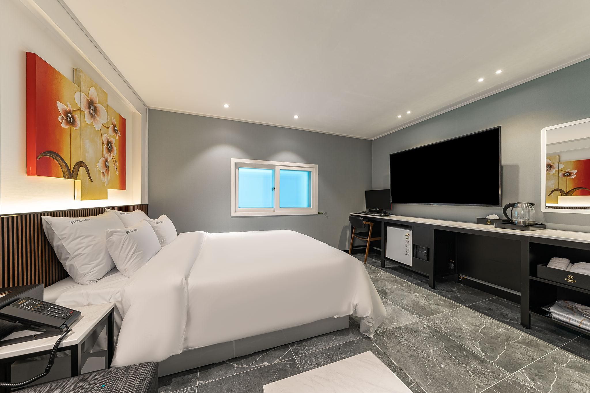 Incheon Grand First come first served - HOT SALE (assigned upon check-in (smart TV, high-end PC, Netflix))