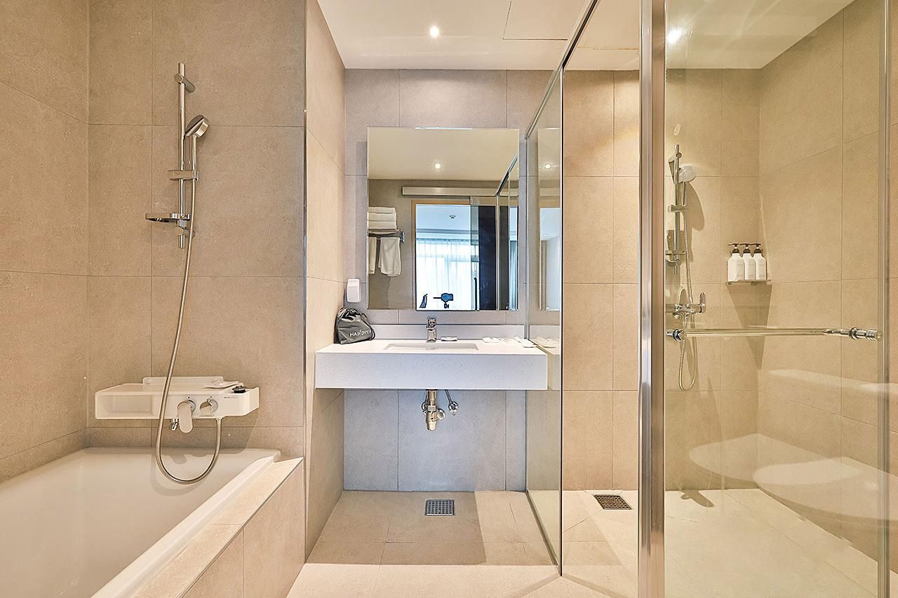 High-End Relax Suite with 2 Single Beds