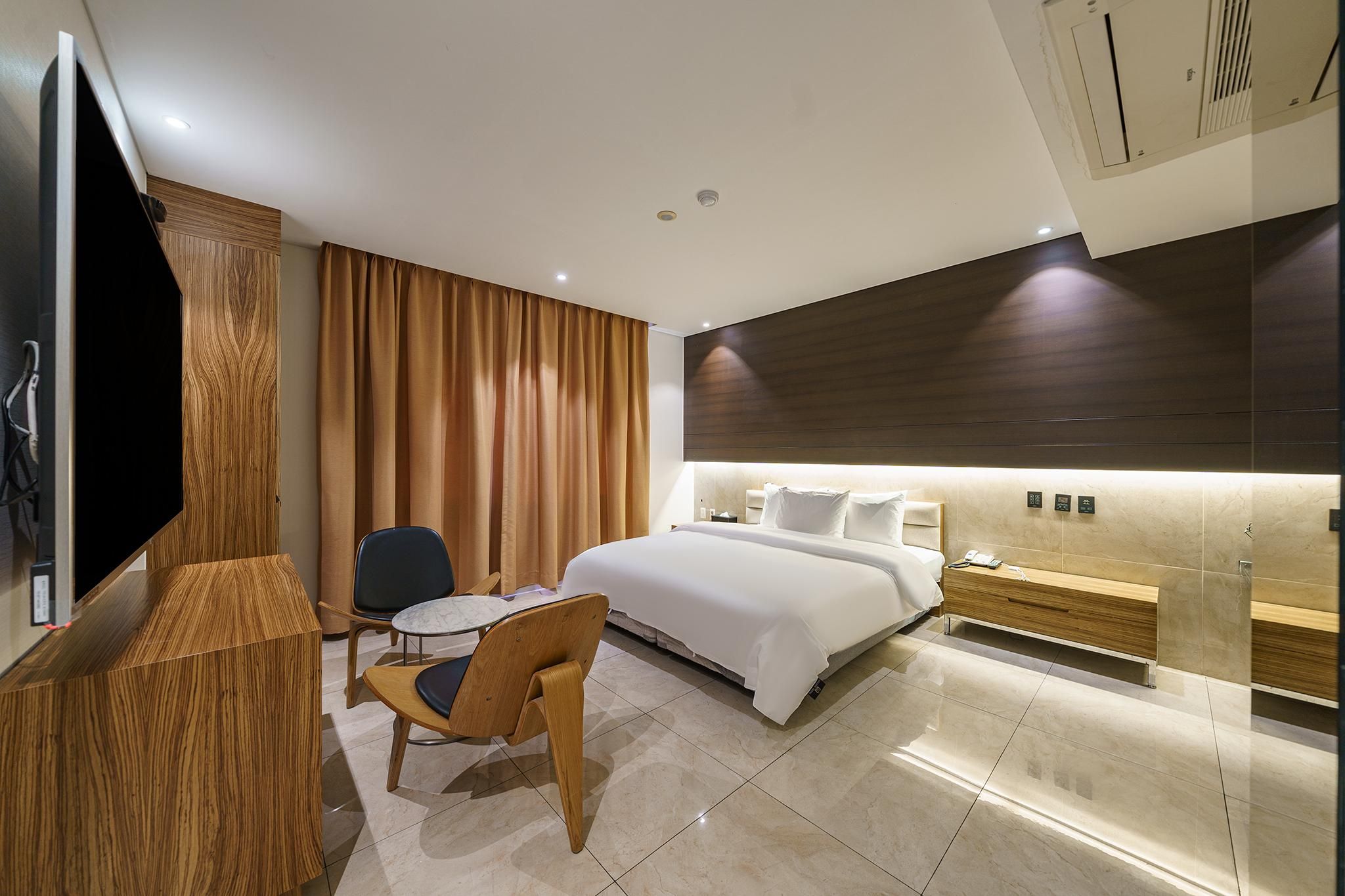 No Hard 5G Rocket Couple PC (OTT free viewing)