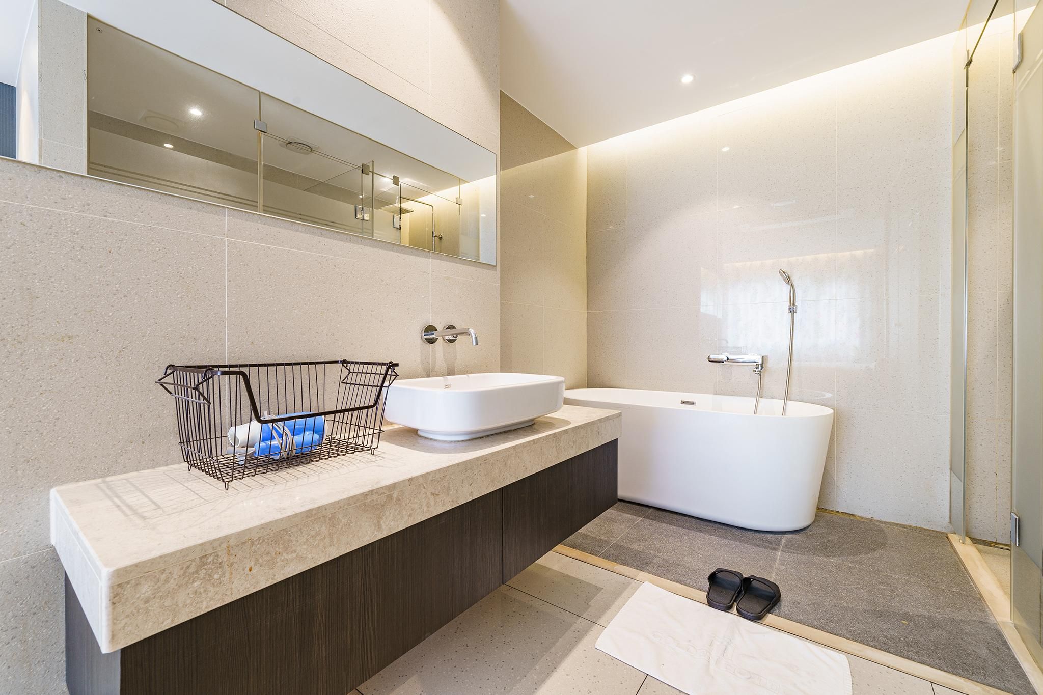 No Hard 5G Rocket Couple PC (OTT free viewing)