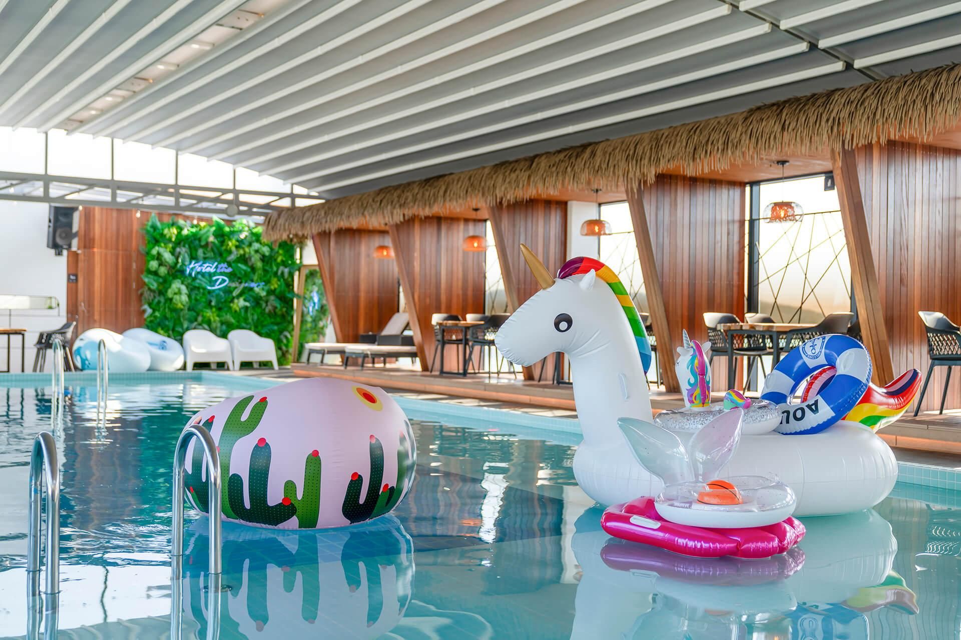 swimming pool [kids]