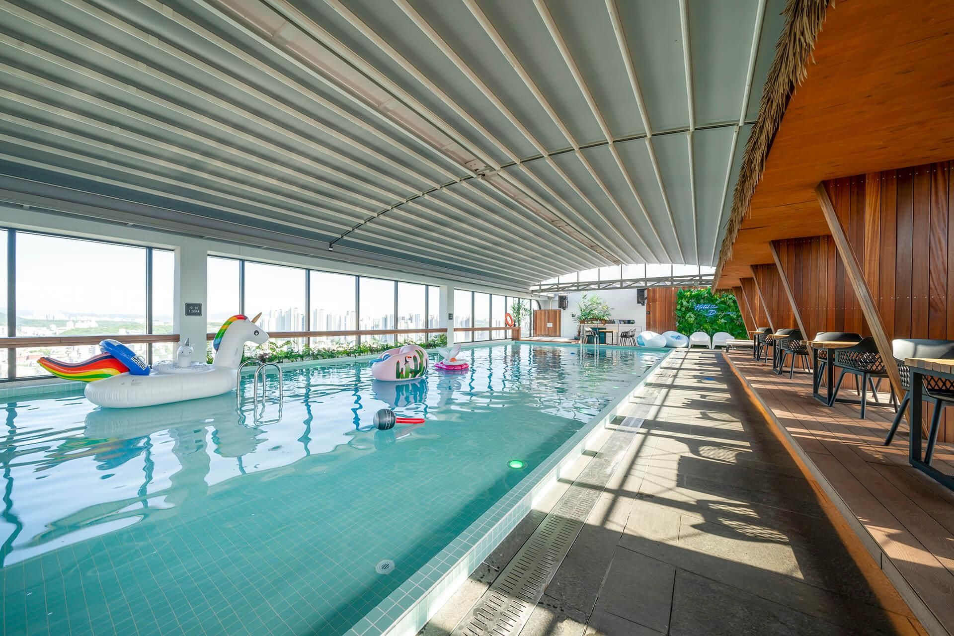 swimming pool [kids]