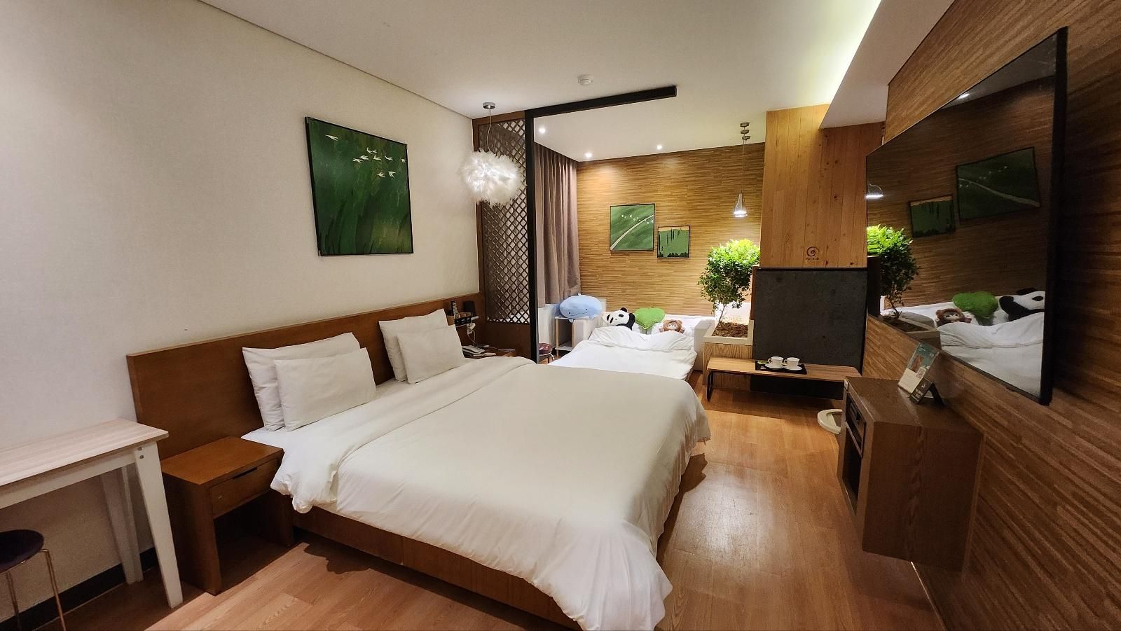 Polo Tourist Hotel Family Room 2