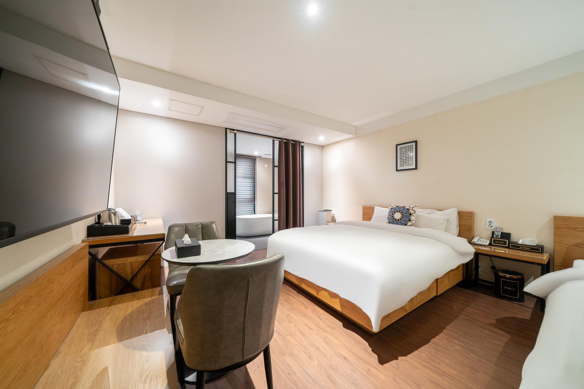 Twin Room with Air Purifier