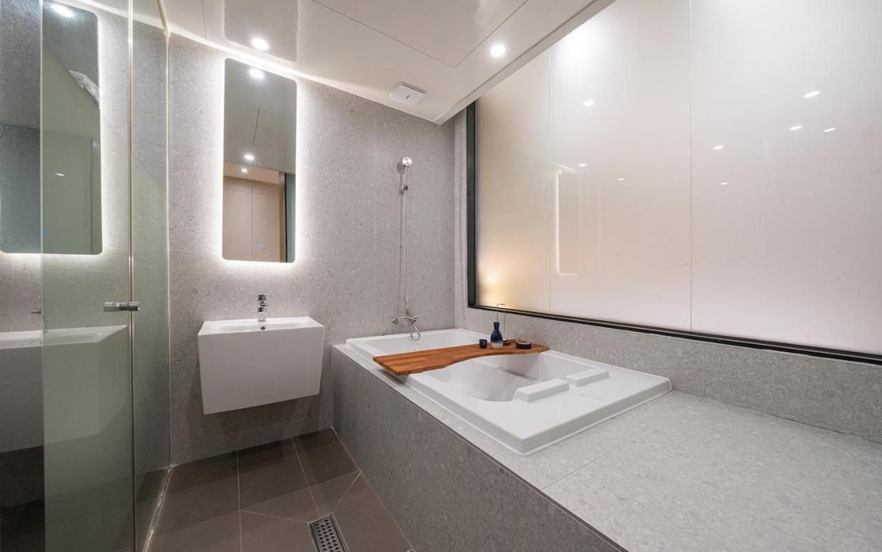 Premium Paradise Room