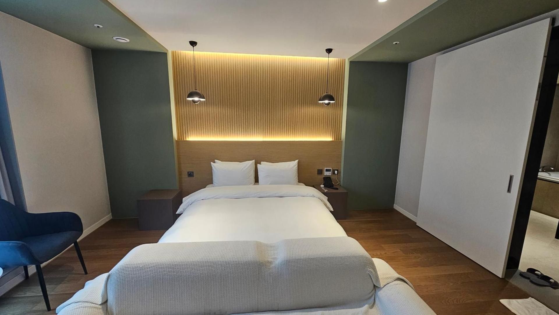 The Gleam Hotel King Suite 2