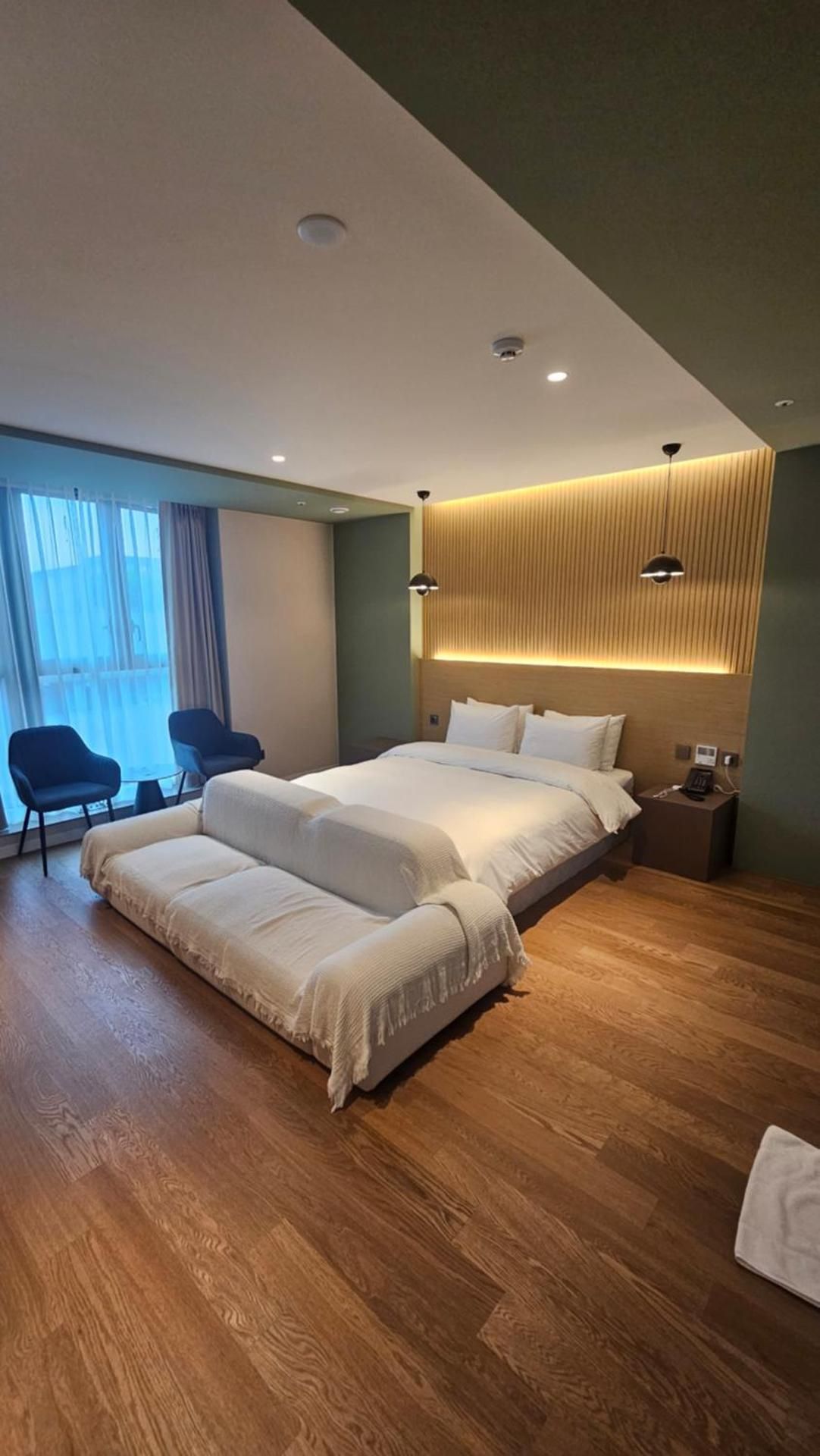 The Gleam Hotel King Suite