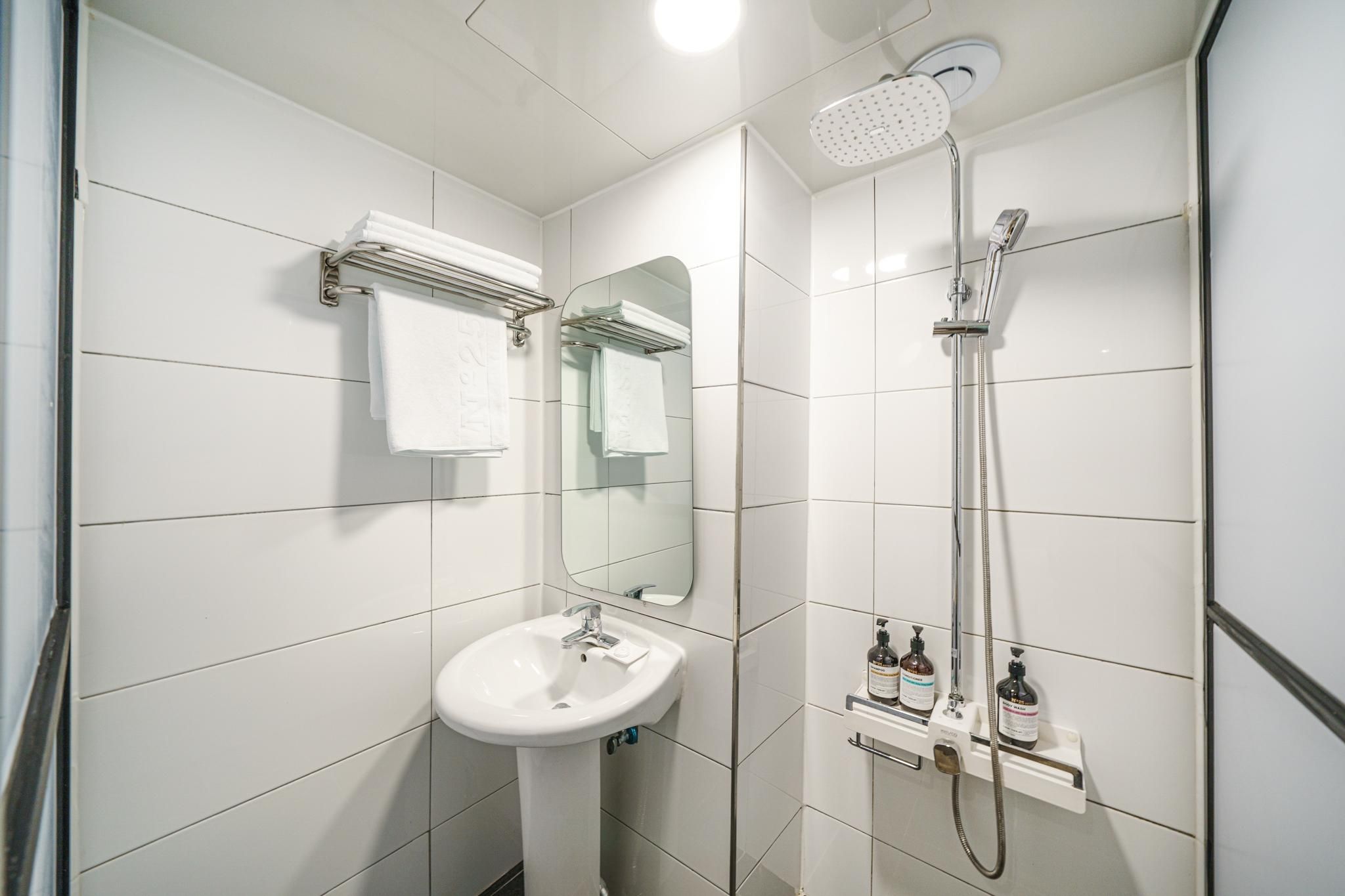 73b39040d61882257ab821ff0715dea9