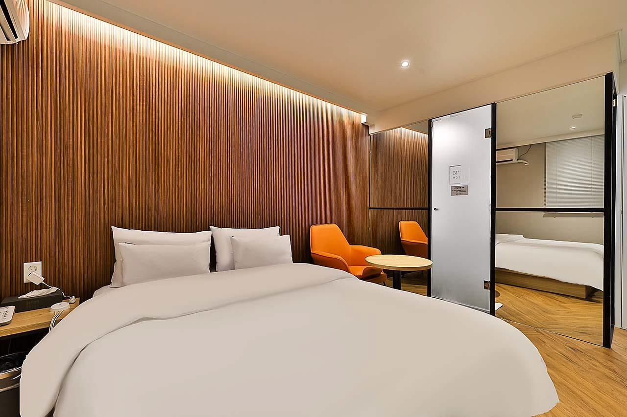 Standard with 1 King Bed