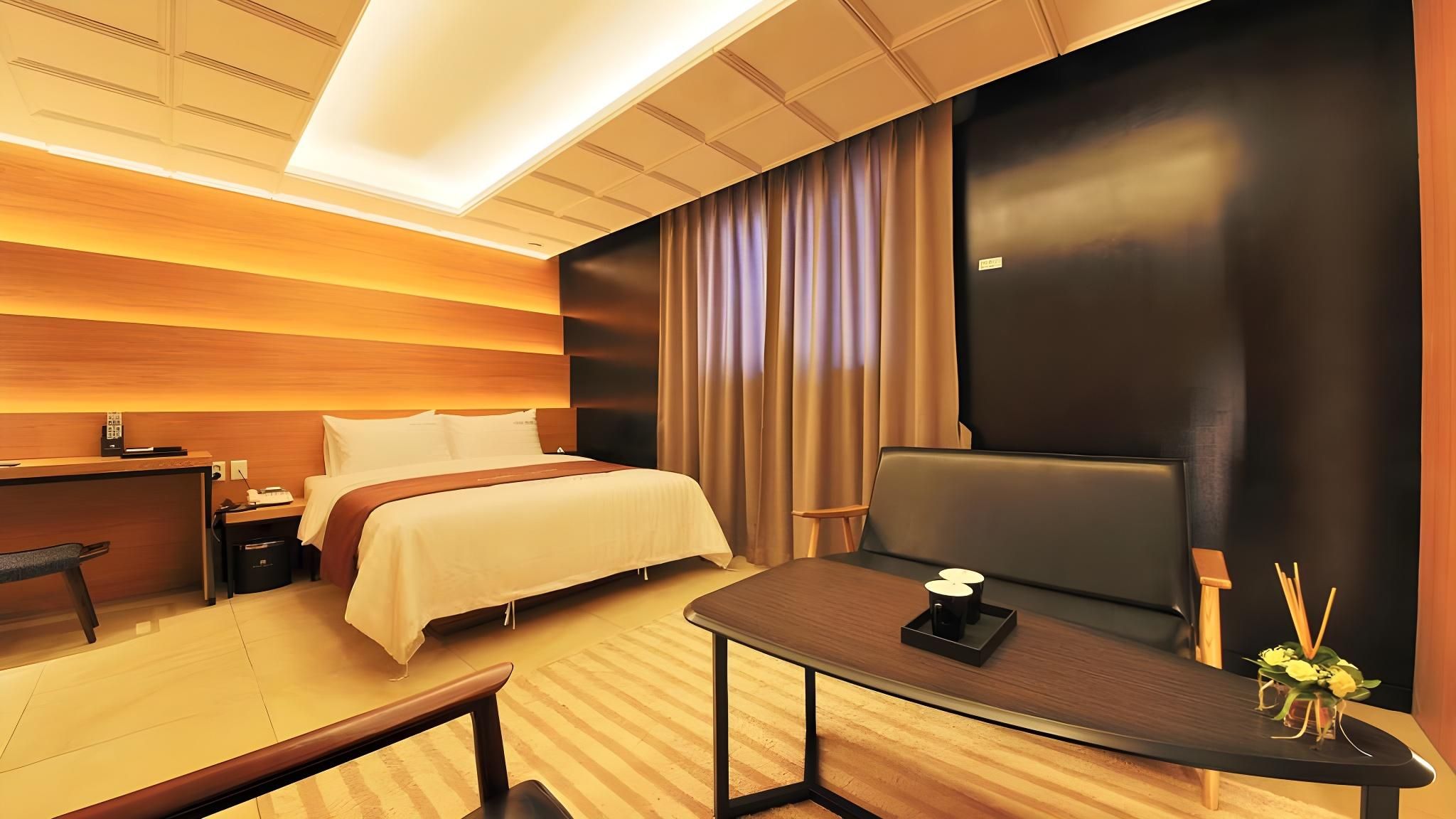 Hotel Banwol - Gu Wol Dong Deluxe Double or Twin Room