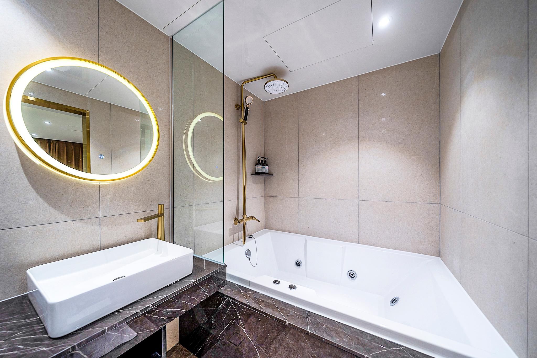 Premium - 2 PCs Included