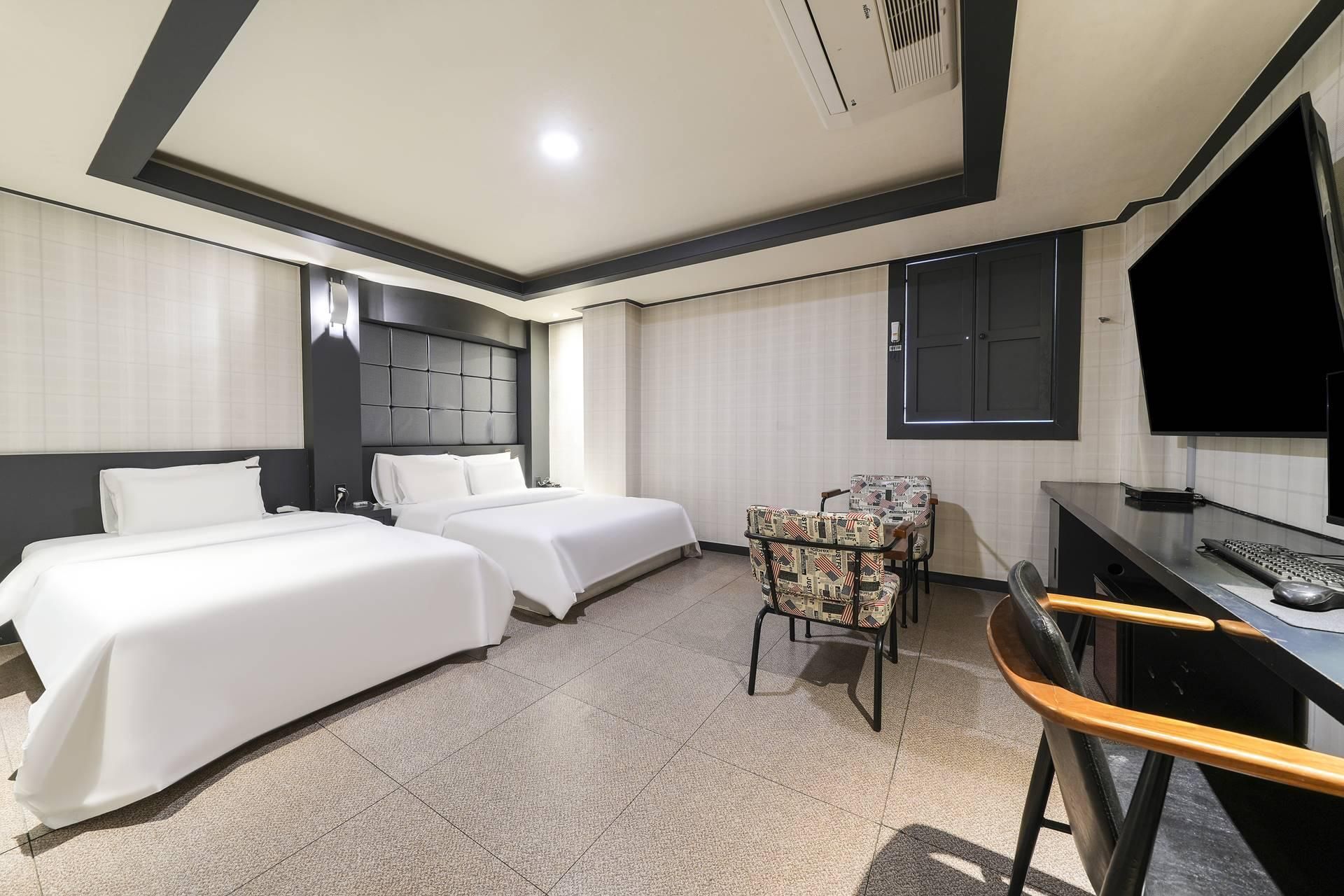 Hotel Carlton Premium Twin 2