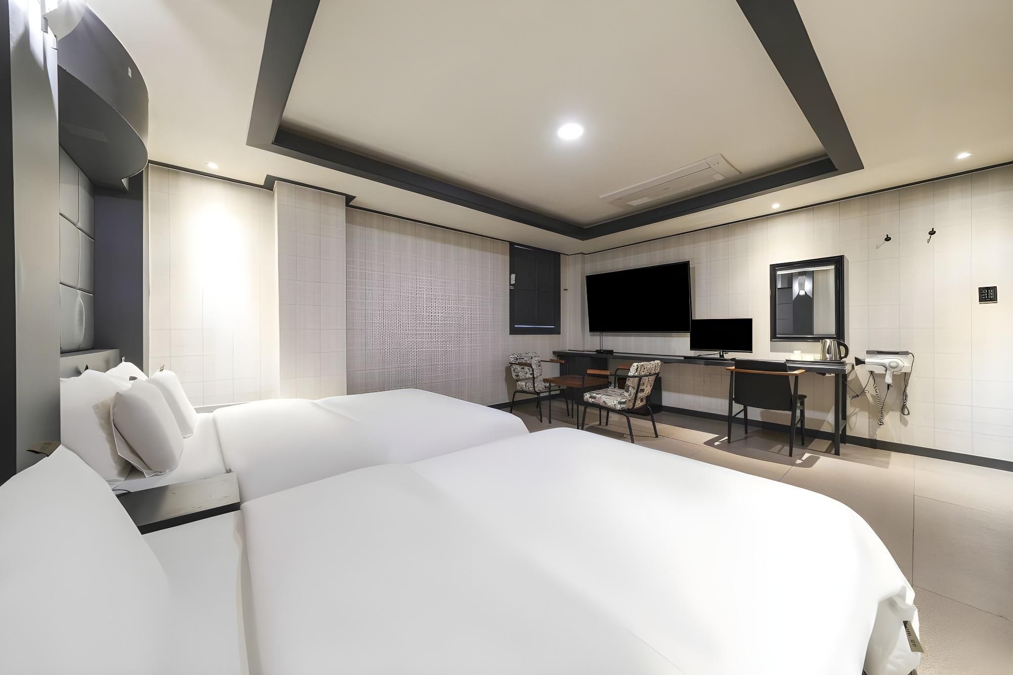 Superior Twin Room - Non-Smoking