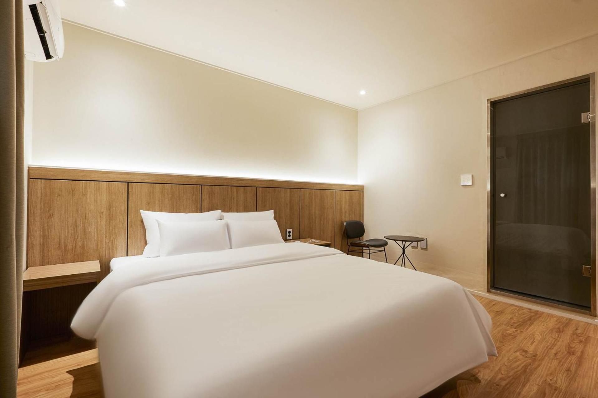 VANE HOTEL Double Room with Terrace 2