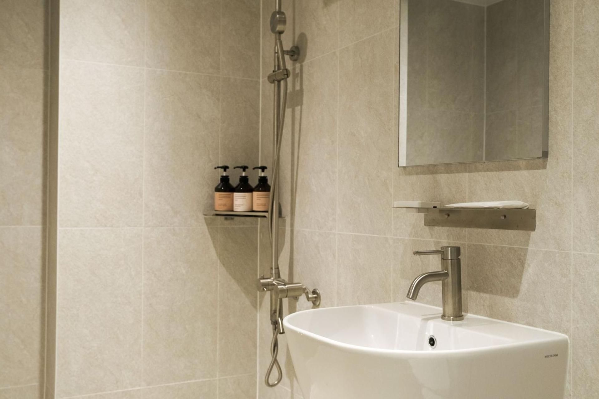 Deluxe Double Room with Speaker & Book