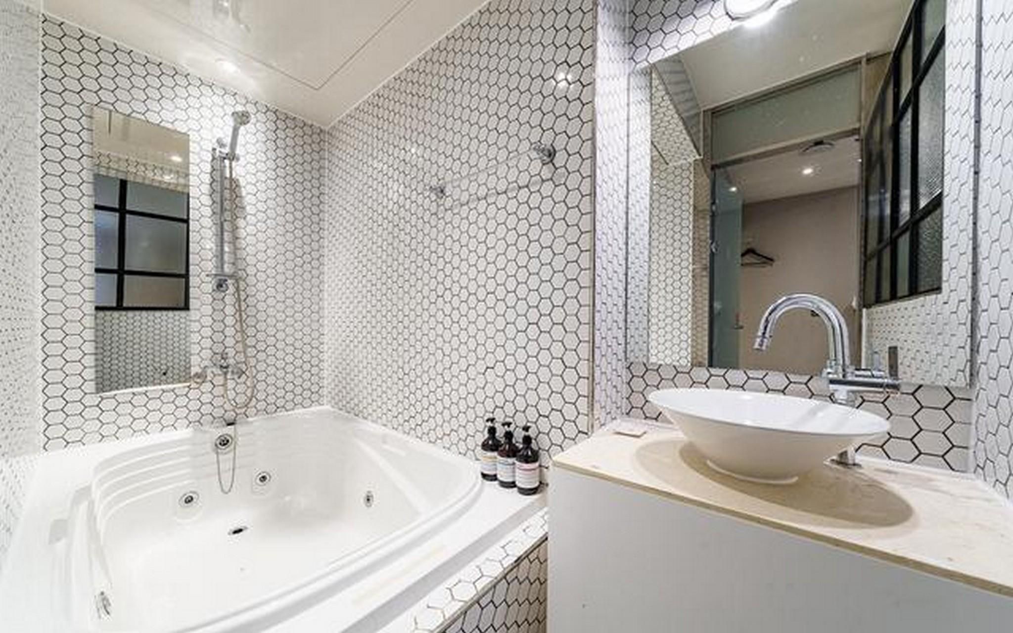 Incheon Jakjeon Brown Dot Deluxe Room with 2PCs - Check-In Sun-Thurs 6PM, Fri 7PM, Sat and Holiday 8PM