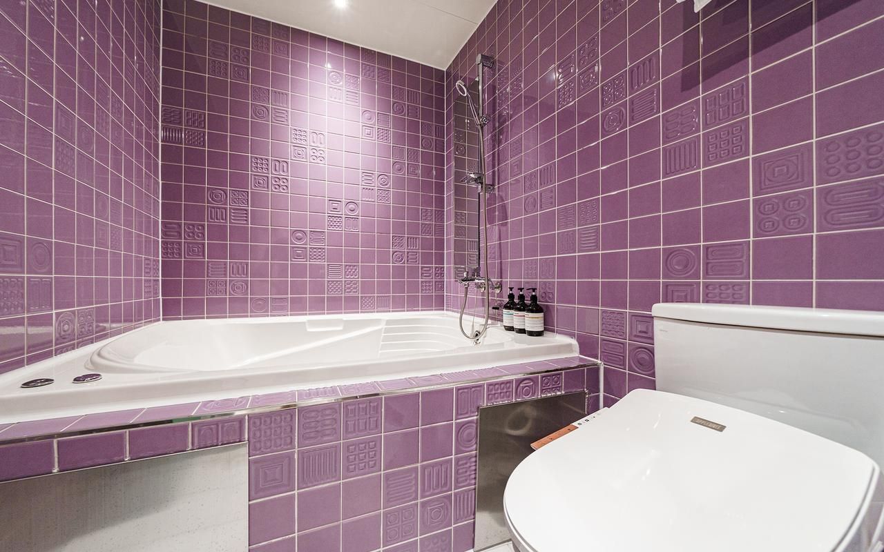 Premium Room - Check-In Sun-Thurs 6PM, Fri-Sat and Holiday 8PM