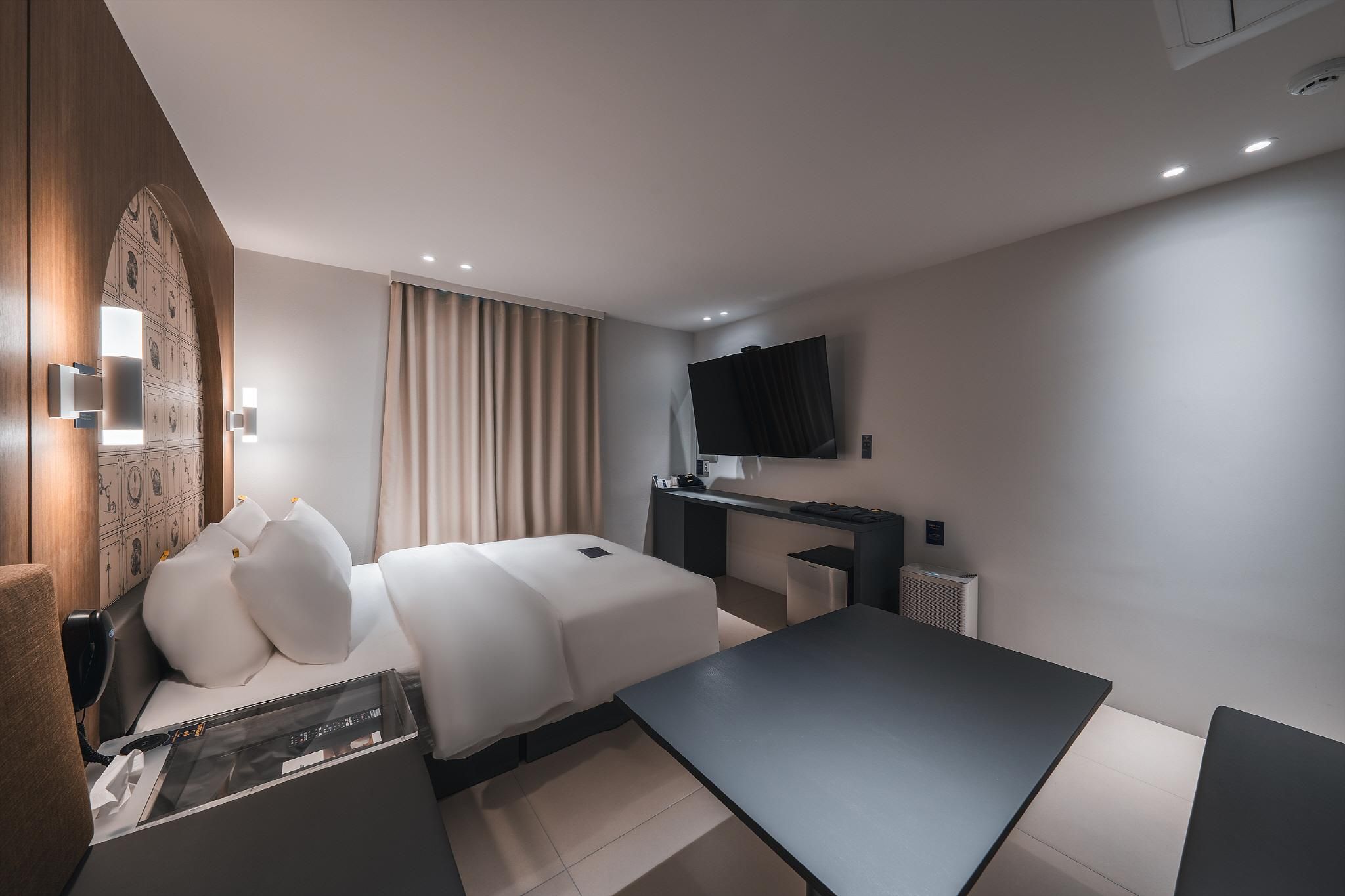 Premium Room with Spa Bath - Check-In Time: Sun - Fri 6PM and Sat 9PM