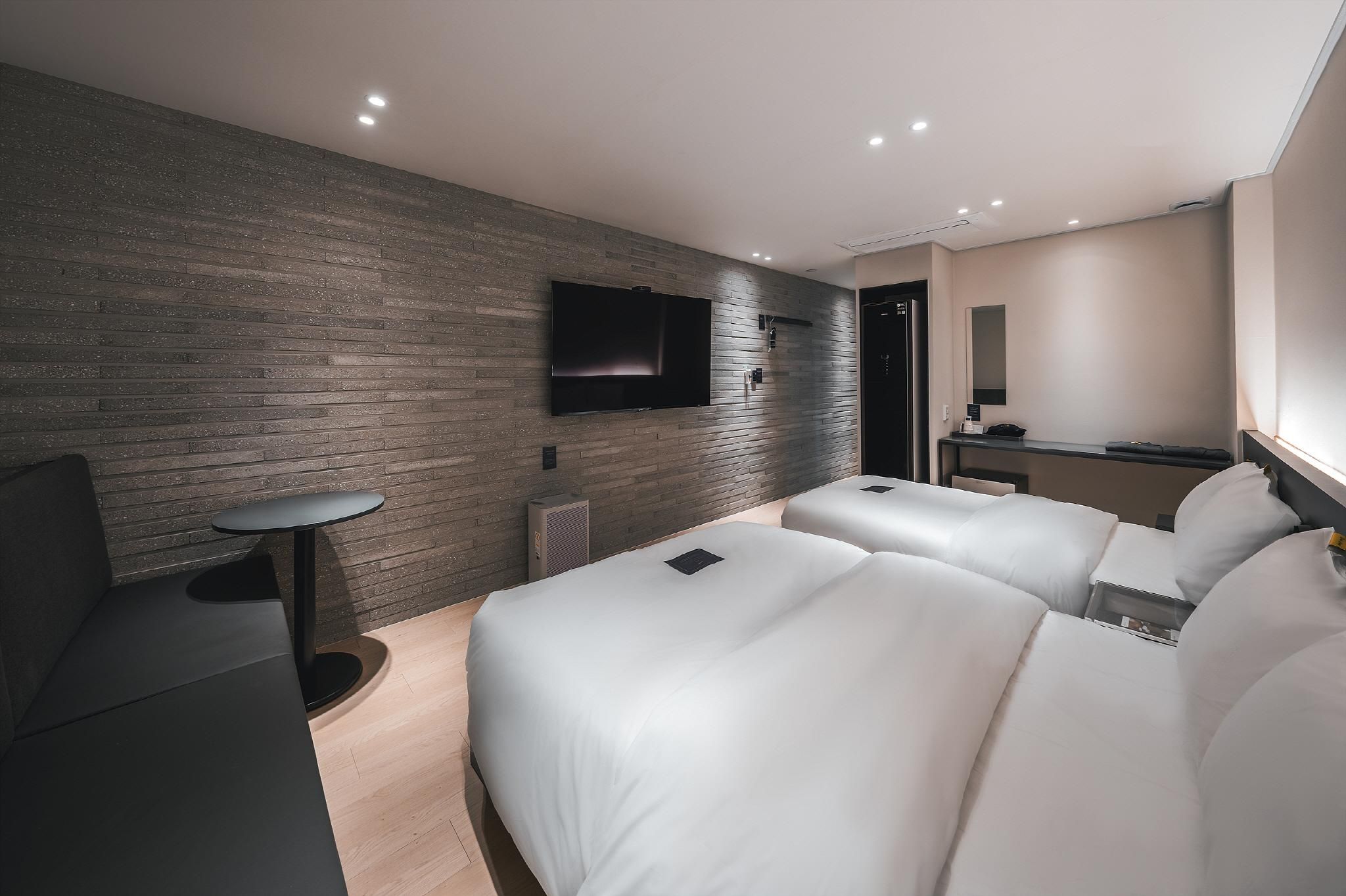 Just Sleep Incheon Songdo Branch Premium Twin - Check-In Time: Sun - Fri 6PM and Sat 9PM