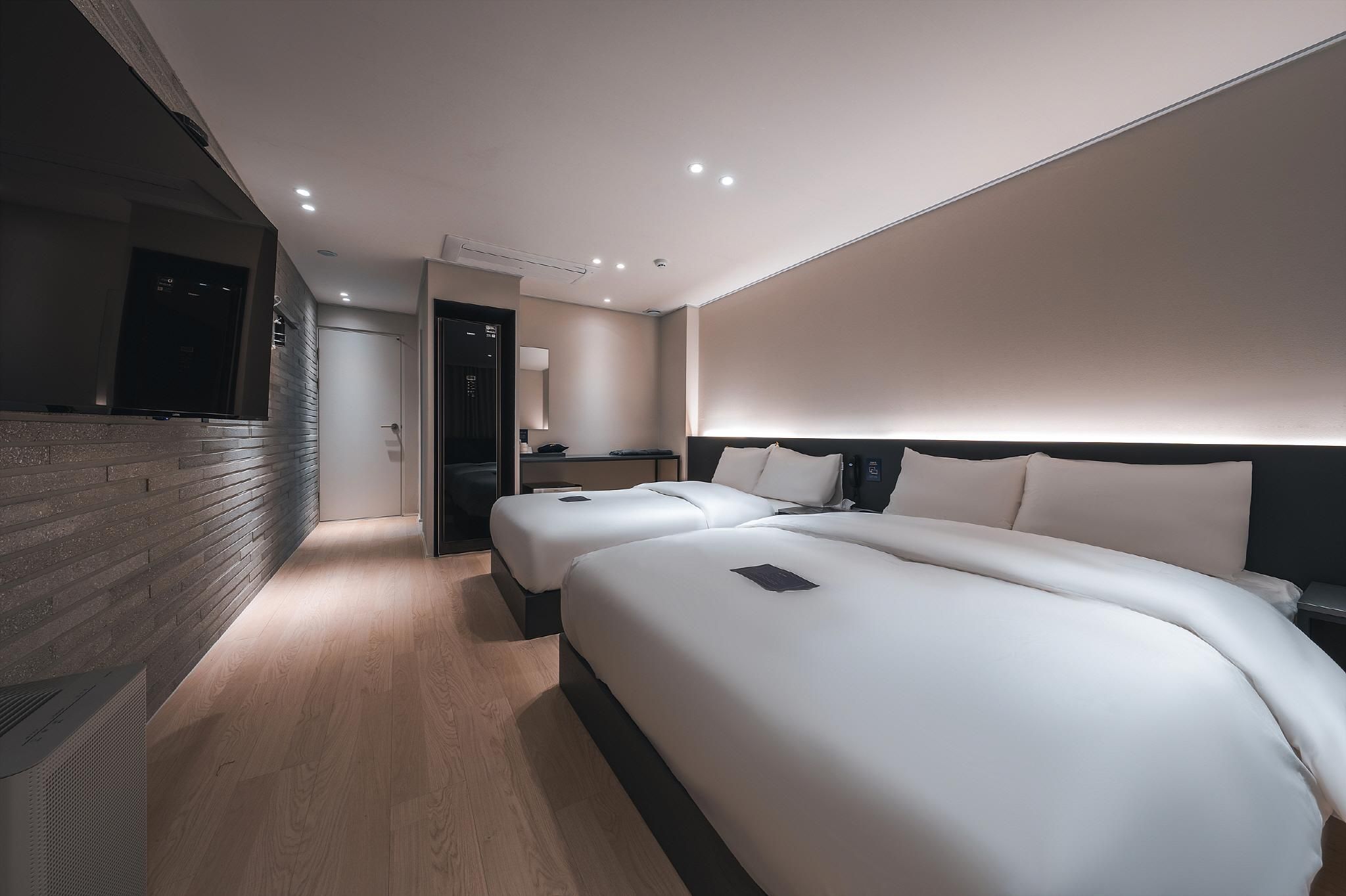 Just Sleep Incheon Songdo Branch Premium Twin - Check-In Time: Sun - Fri 6PM and Sat 9PM 2