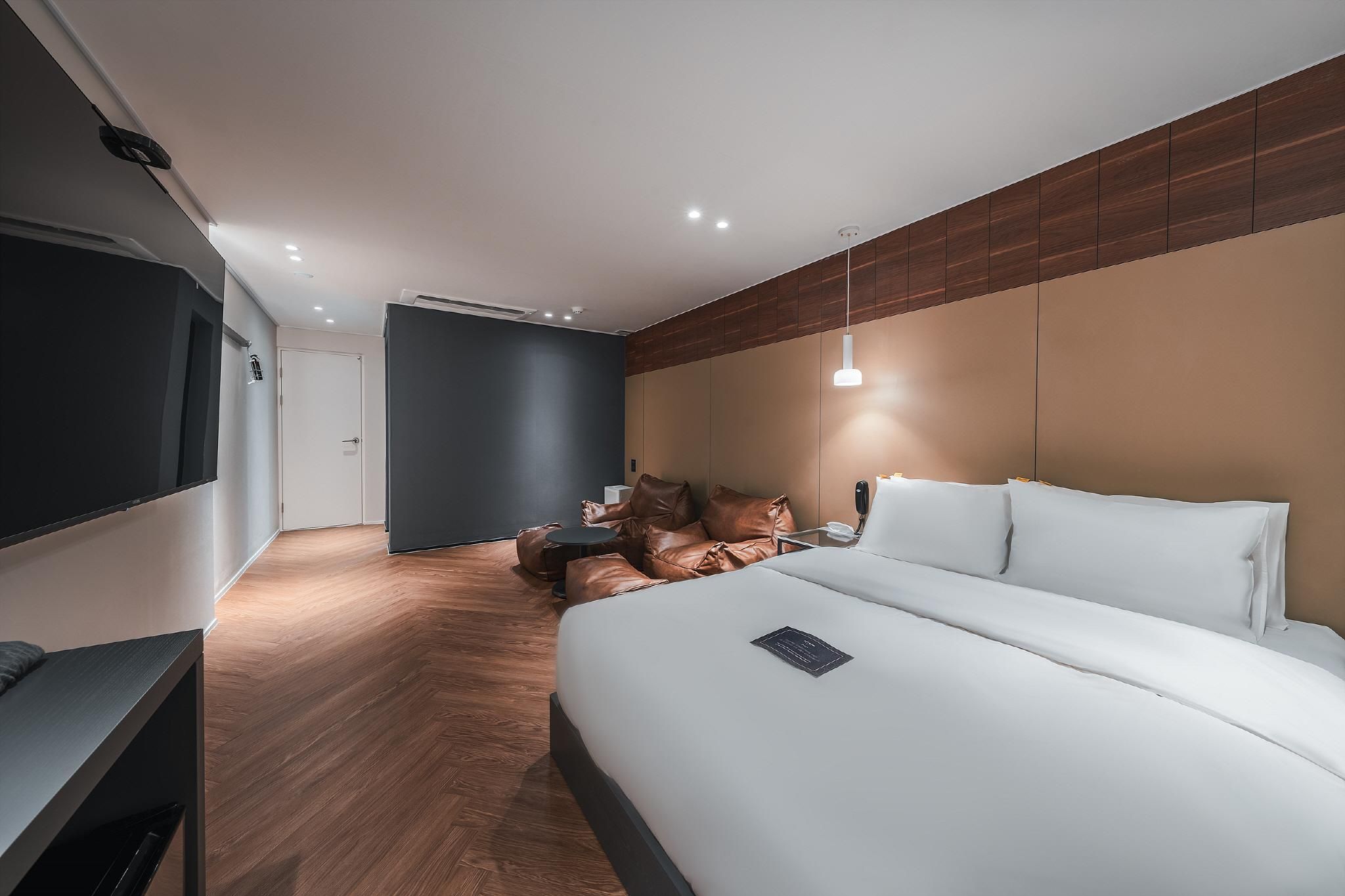 Just Sleep Incheon Songdo Branch Premium Movie Room - Check-In Time: Sun - Fri 6PM and Sat 9PM