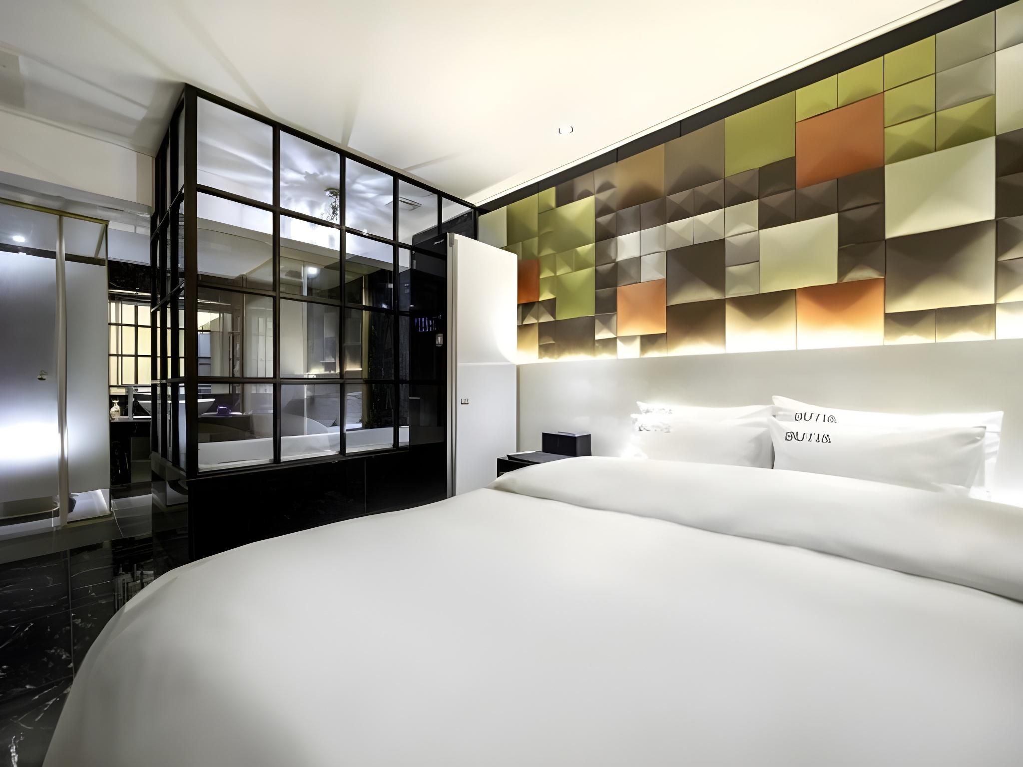 SPA - Check-In Mon-Thu 3 PM, Fri-Sun 9 PM